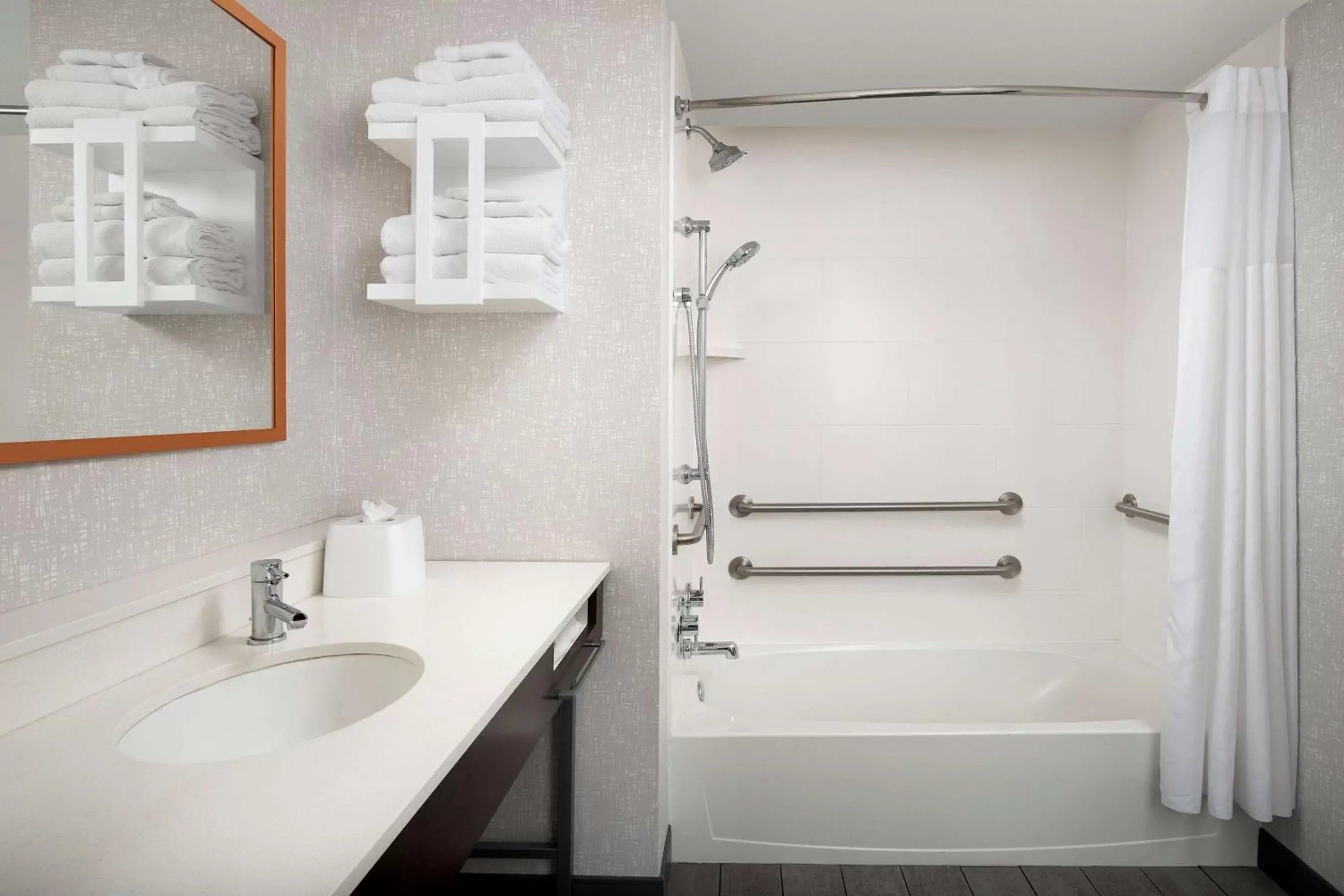 Bathroom in Hampton Inn & Suites Rapid City Rushmore, SD