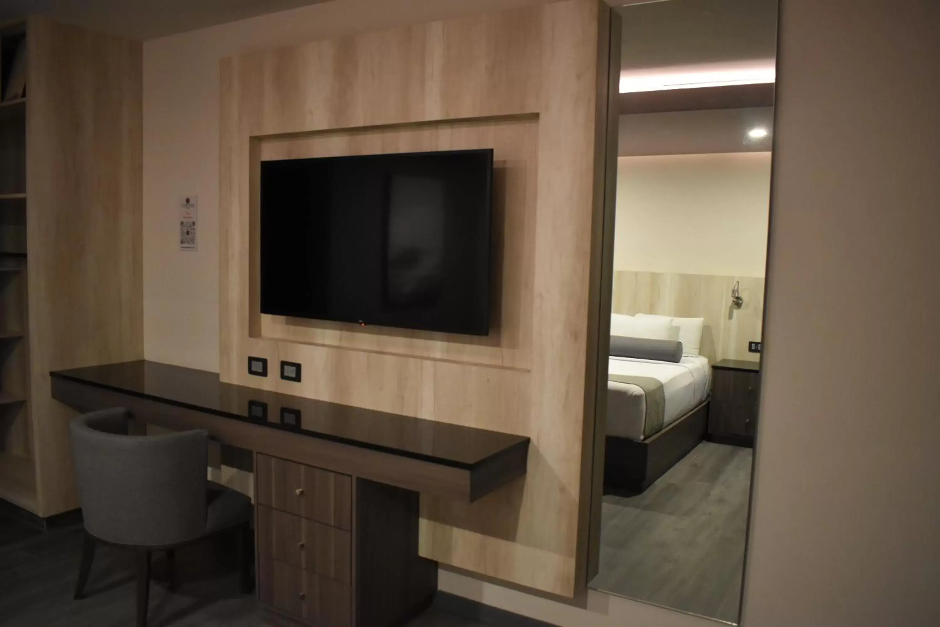 TV and multimedia, Bathroom in Hotel Frontiere Tijuana