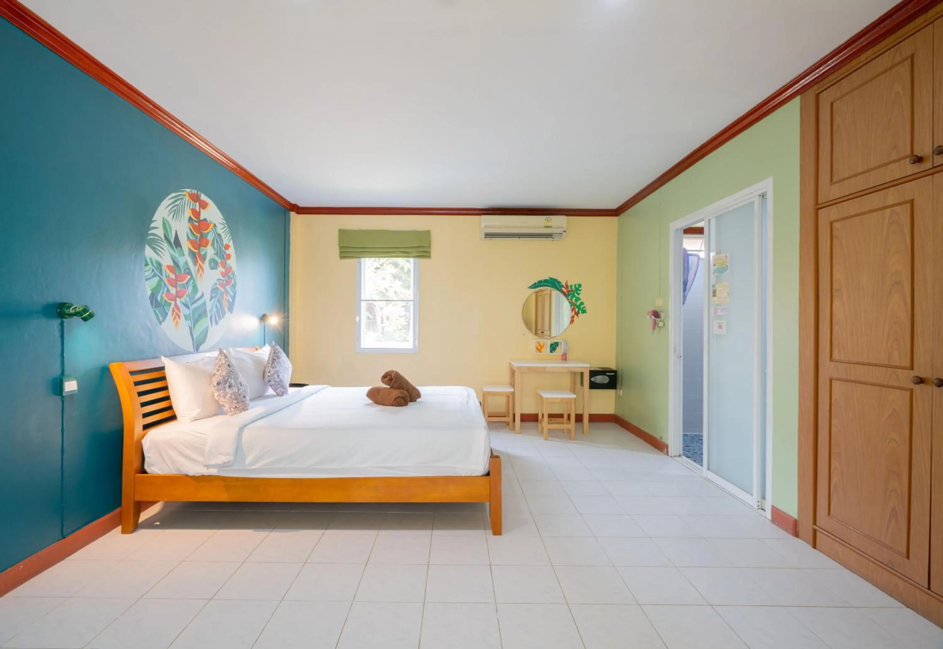 Bathroom, Bed in Lemon House