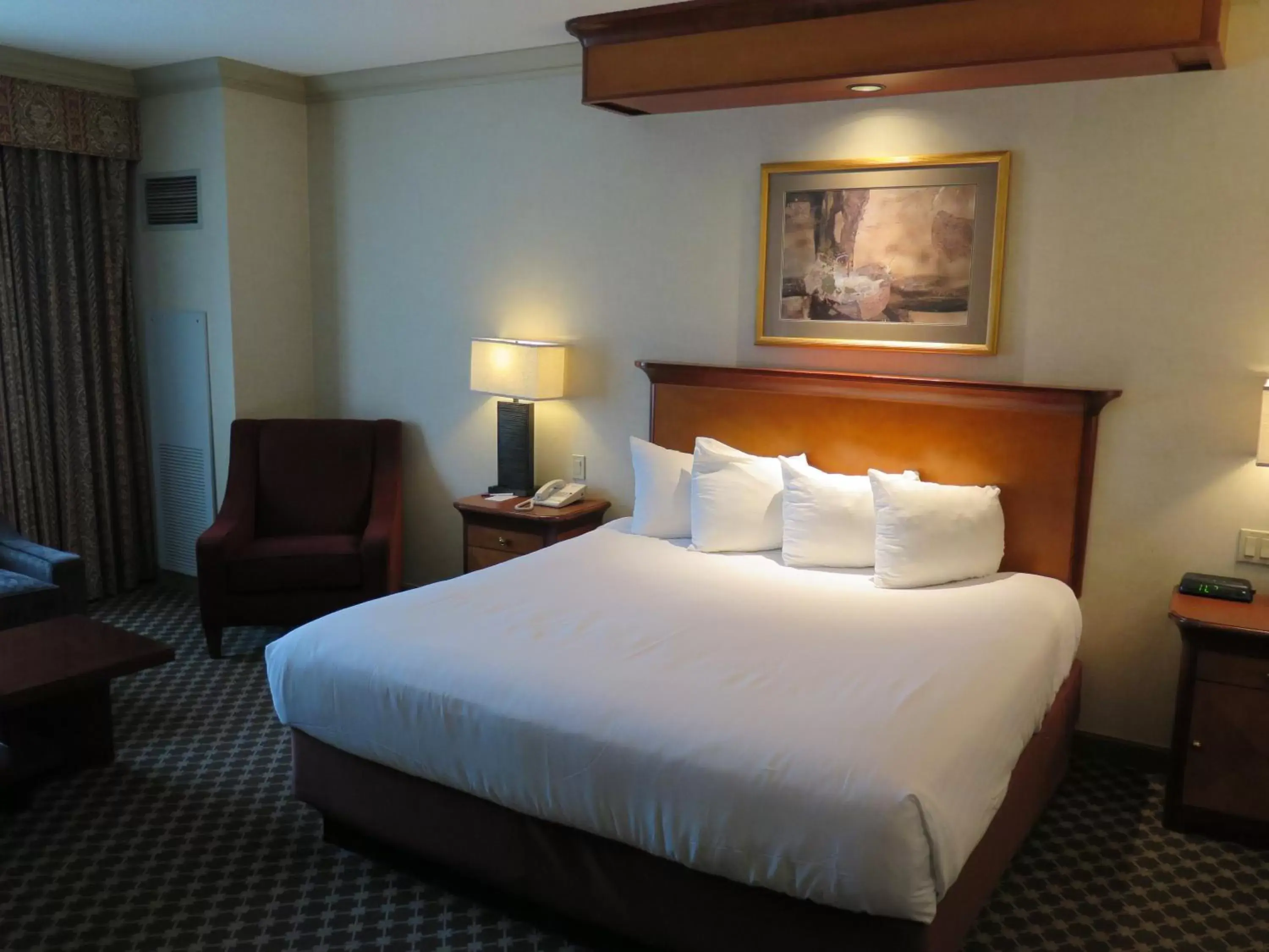 Bed in Harrah's Joliet Casino Hotel