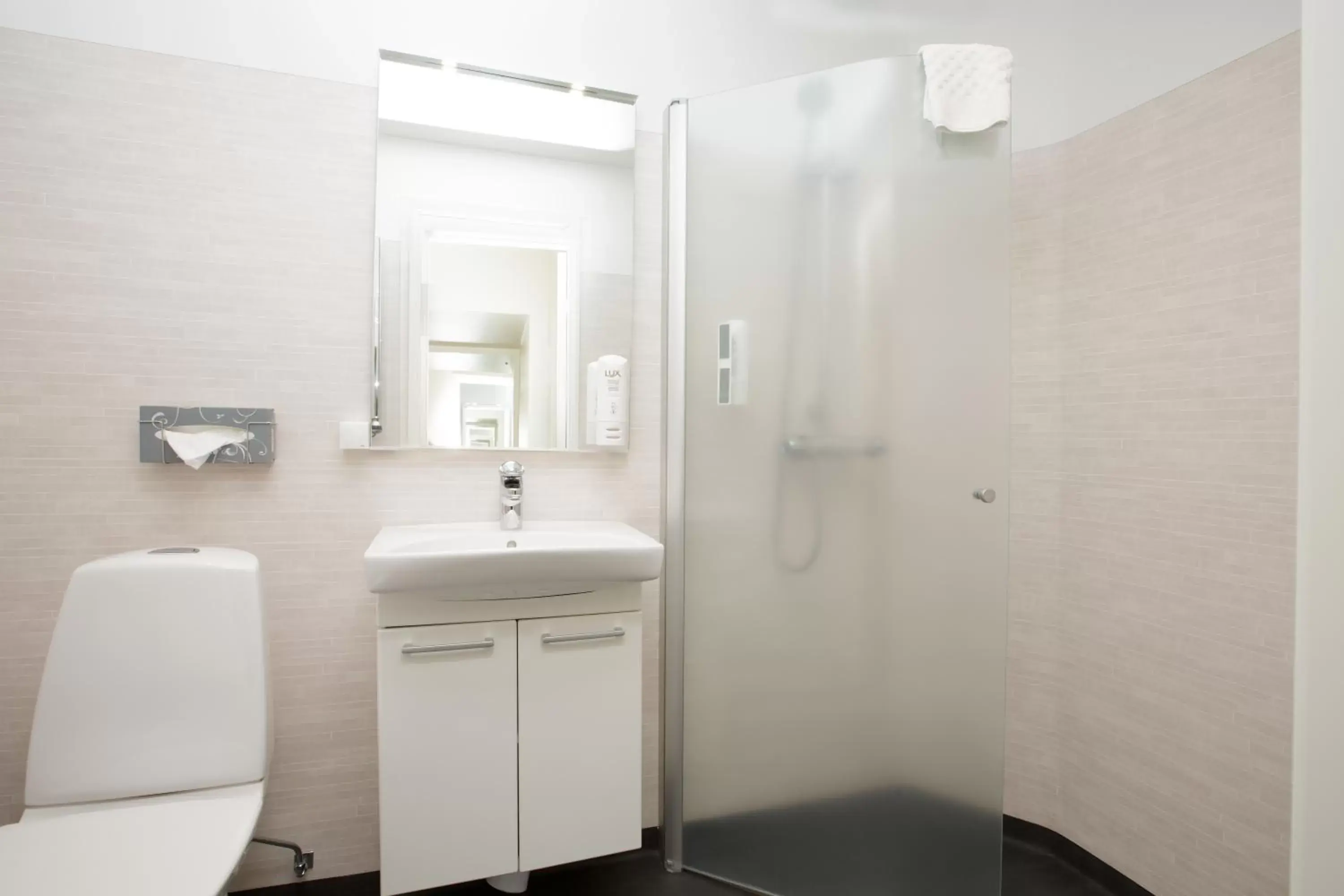 Shower, Bathroom in Sure Hotel by Best Western Centralhotellet