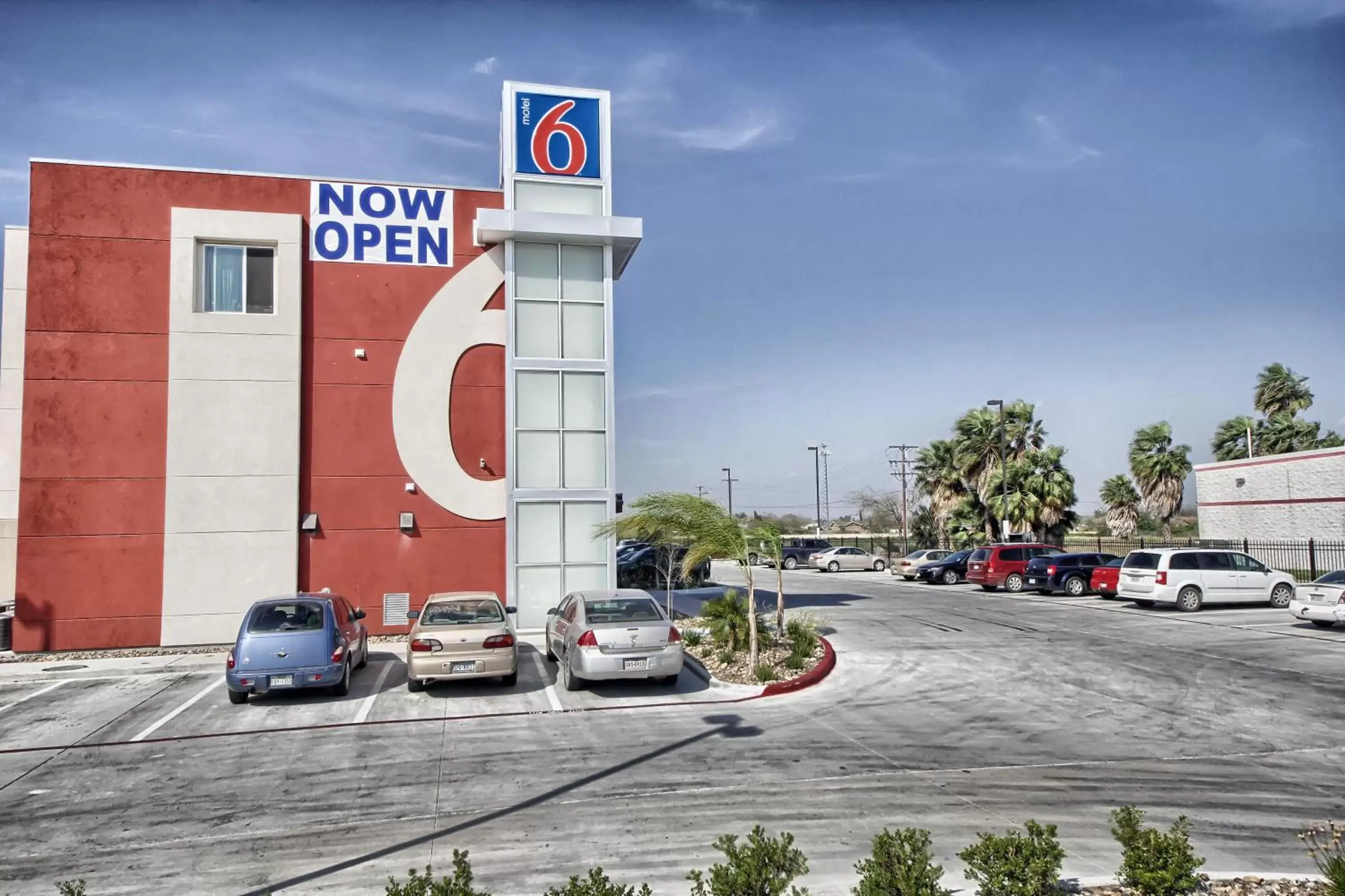 Facade/entrance, Property Building in Motel 6-Weslaco, TX