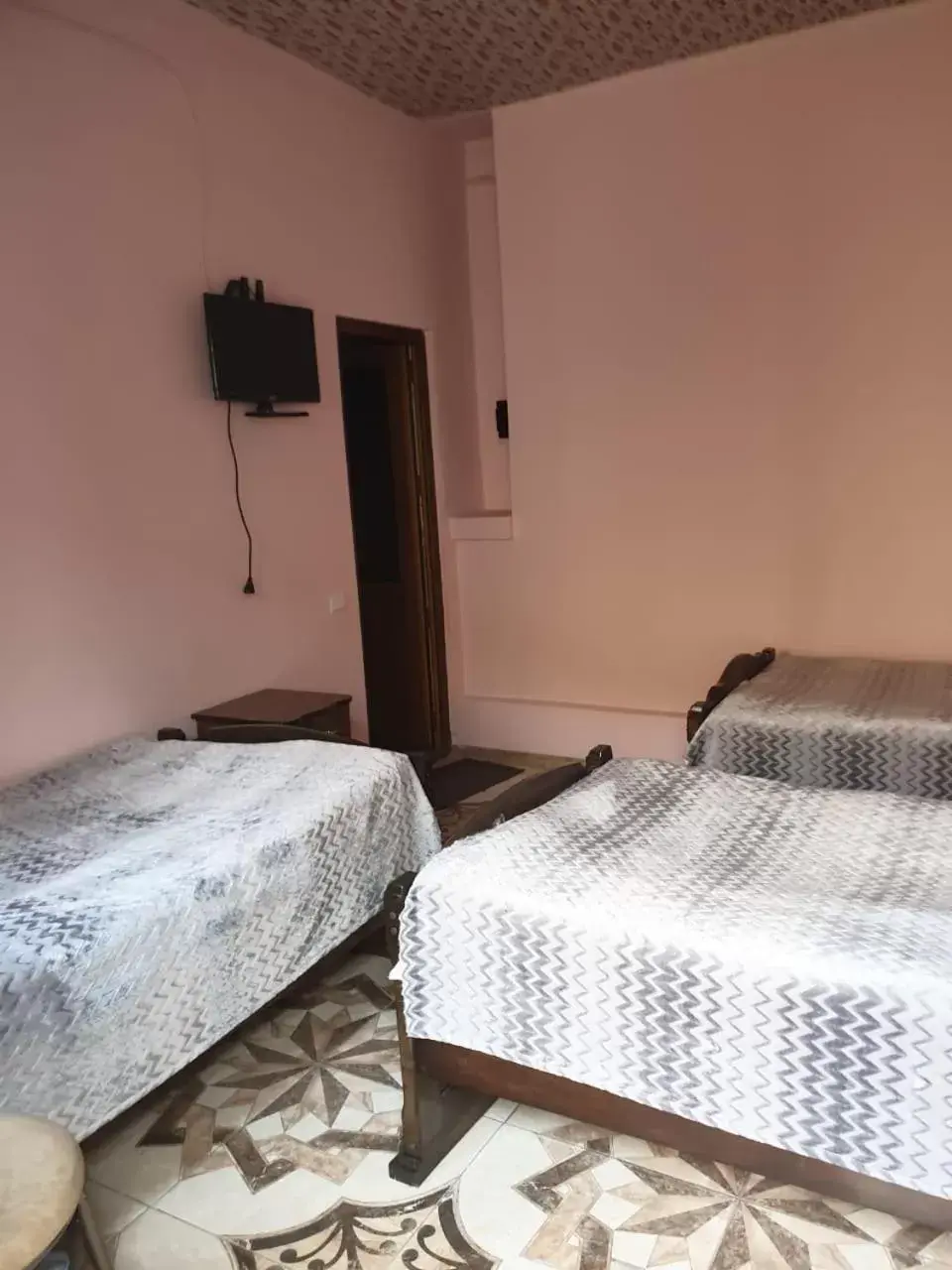 Budget Triple Room in Tatev Shinuhayr Hotel' Budget Triple Room in Tatev Shinuhayr Hotel'