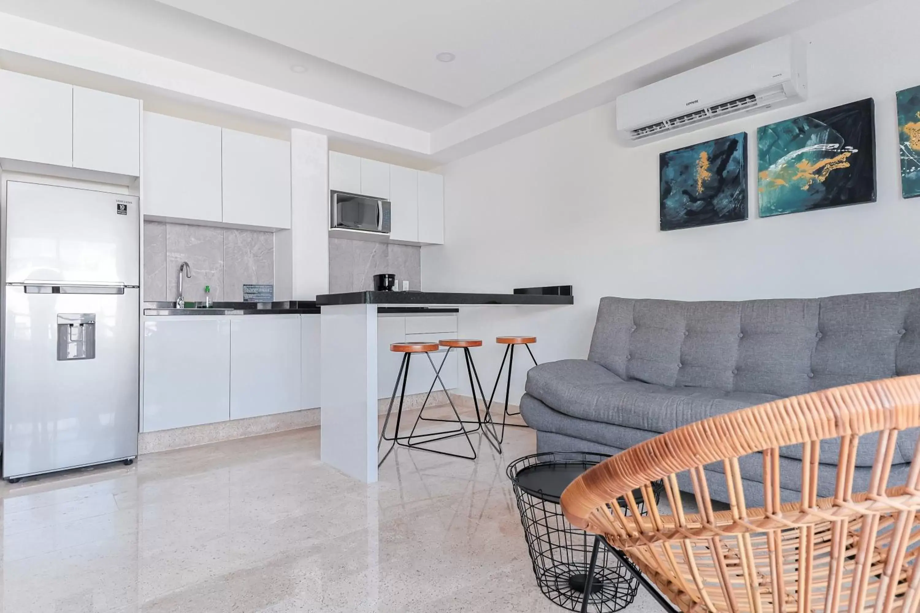 Living room, Kitchen/Kitchenette in Torre Diez