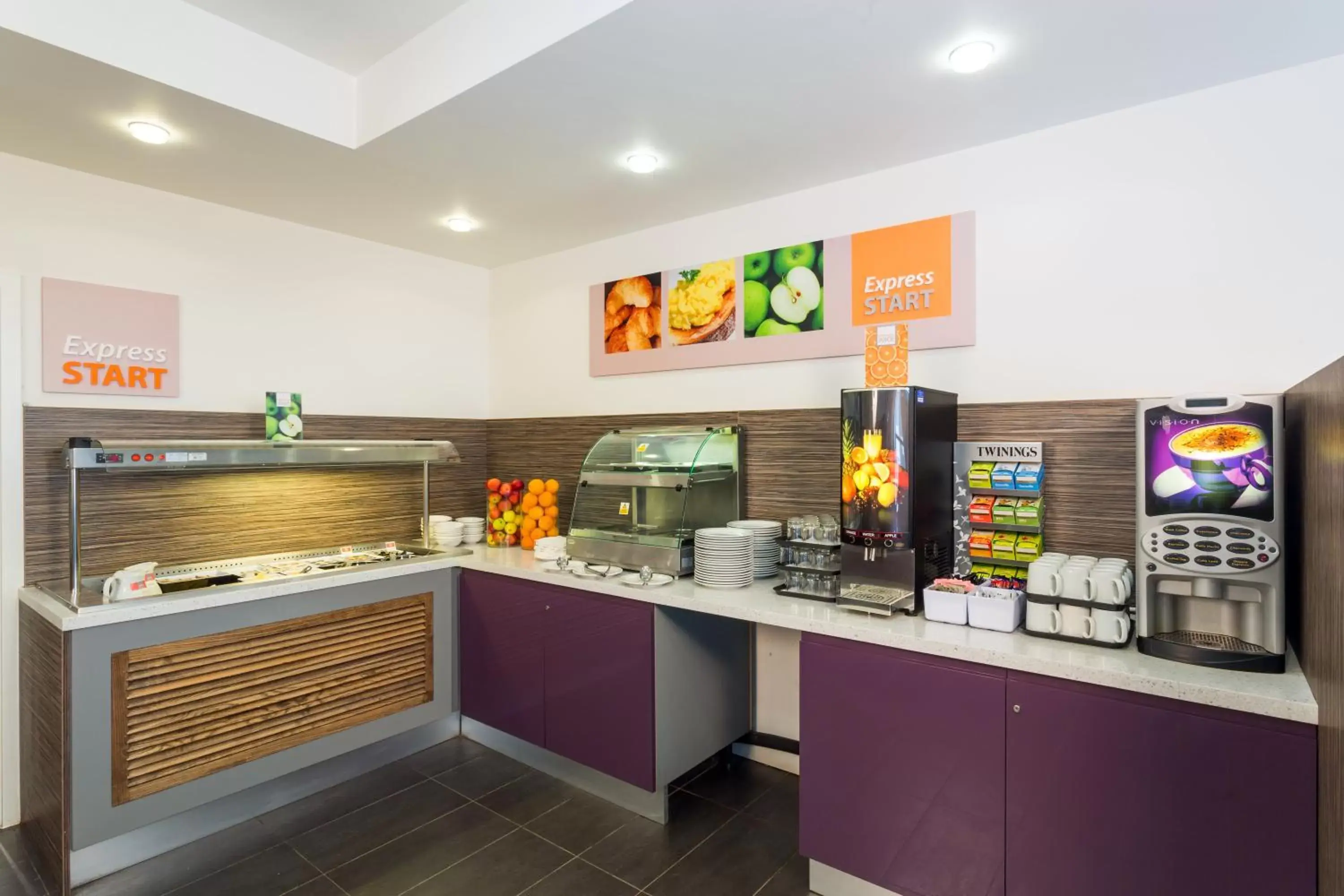 Breakfast, Kitchen/Kitchenette in Holiday Inn Express Harlow, an IHG Hotel