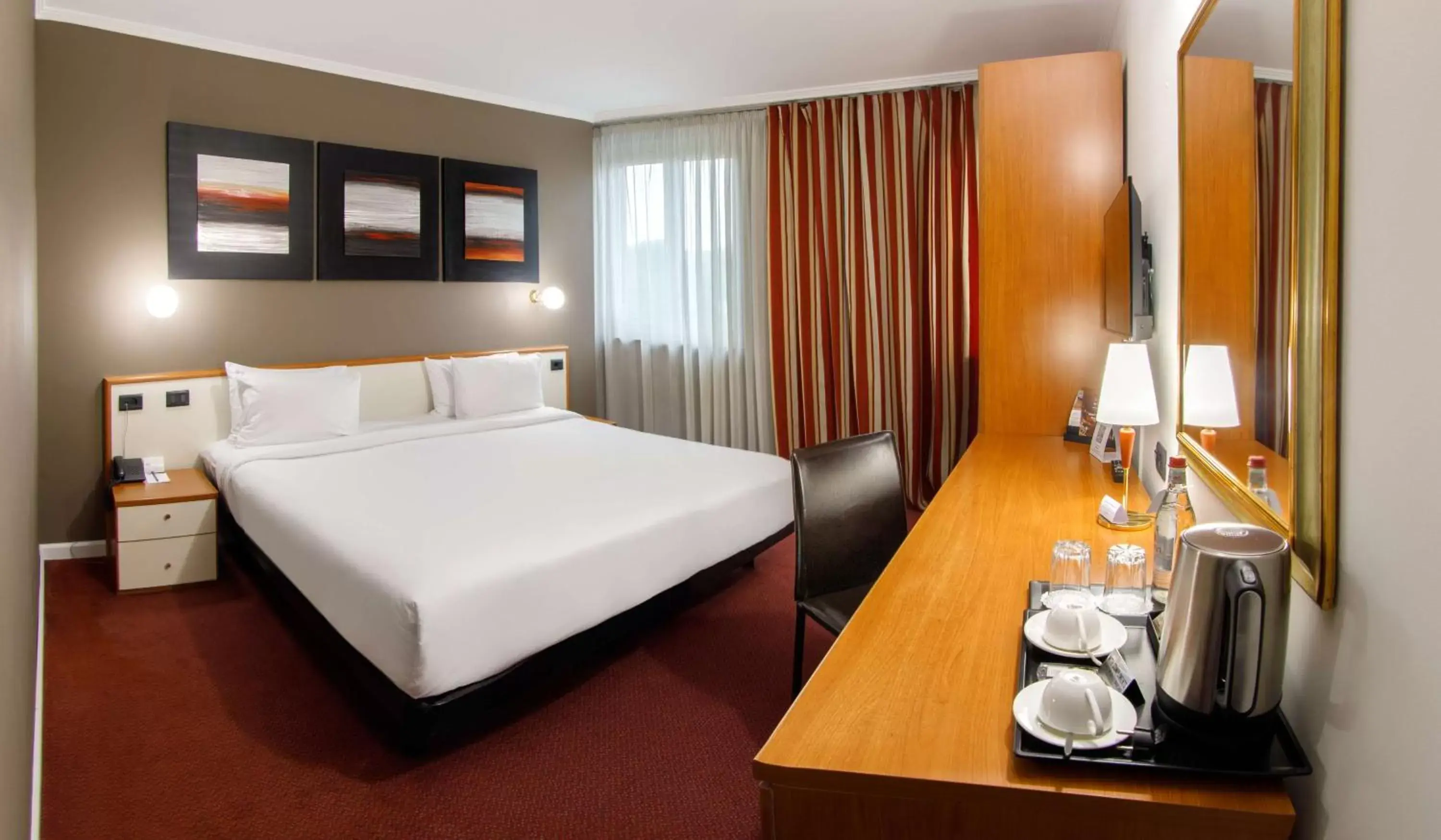 Bedroom, Bed in Best Western Plus Congress Hotel Yerevan