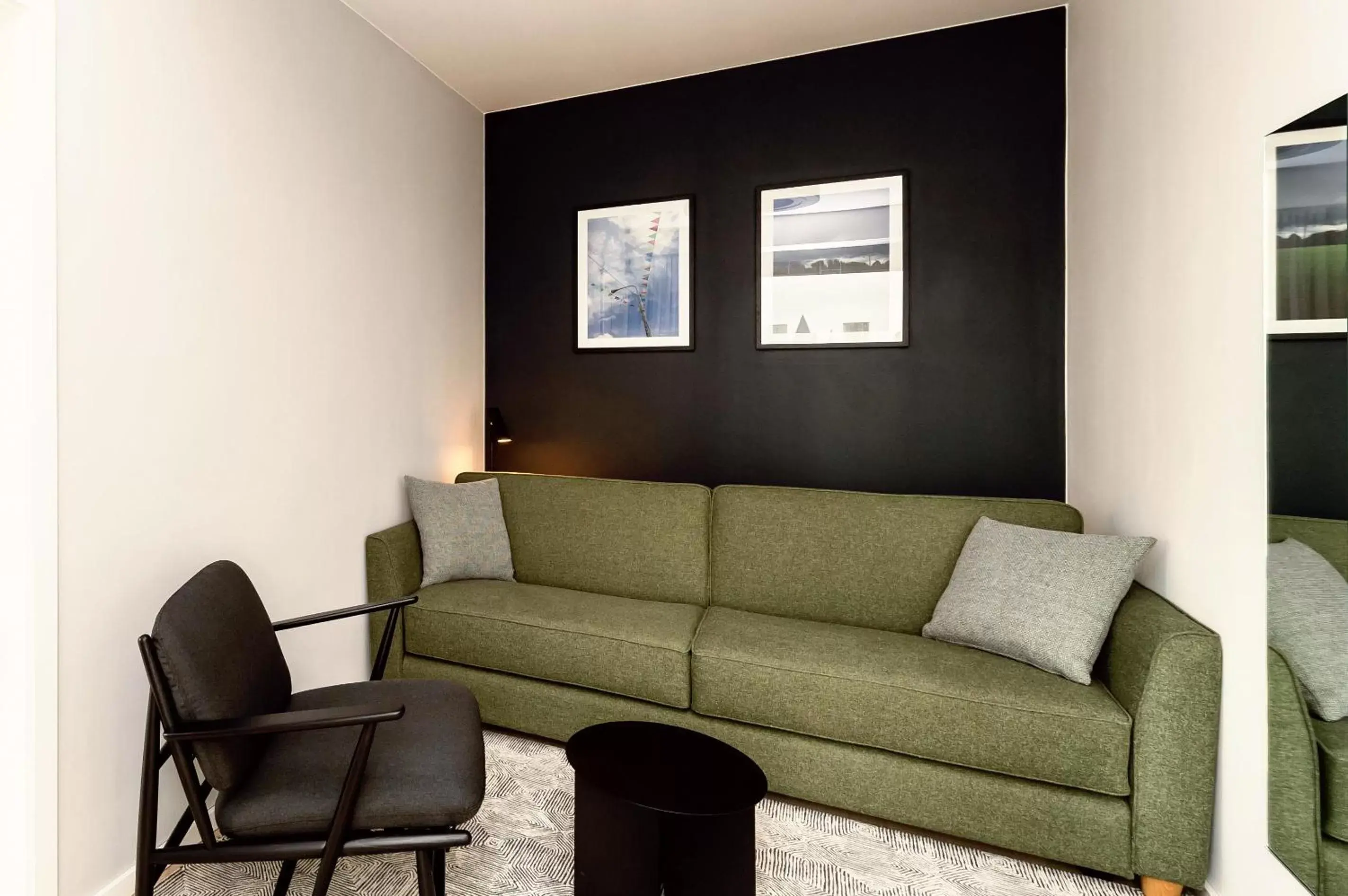 Bed, Seating Area in Wilde Aparthotels by Staycity London Aldgate Tower Bridge