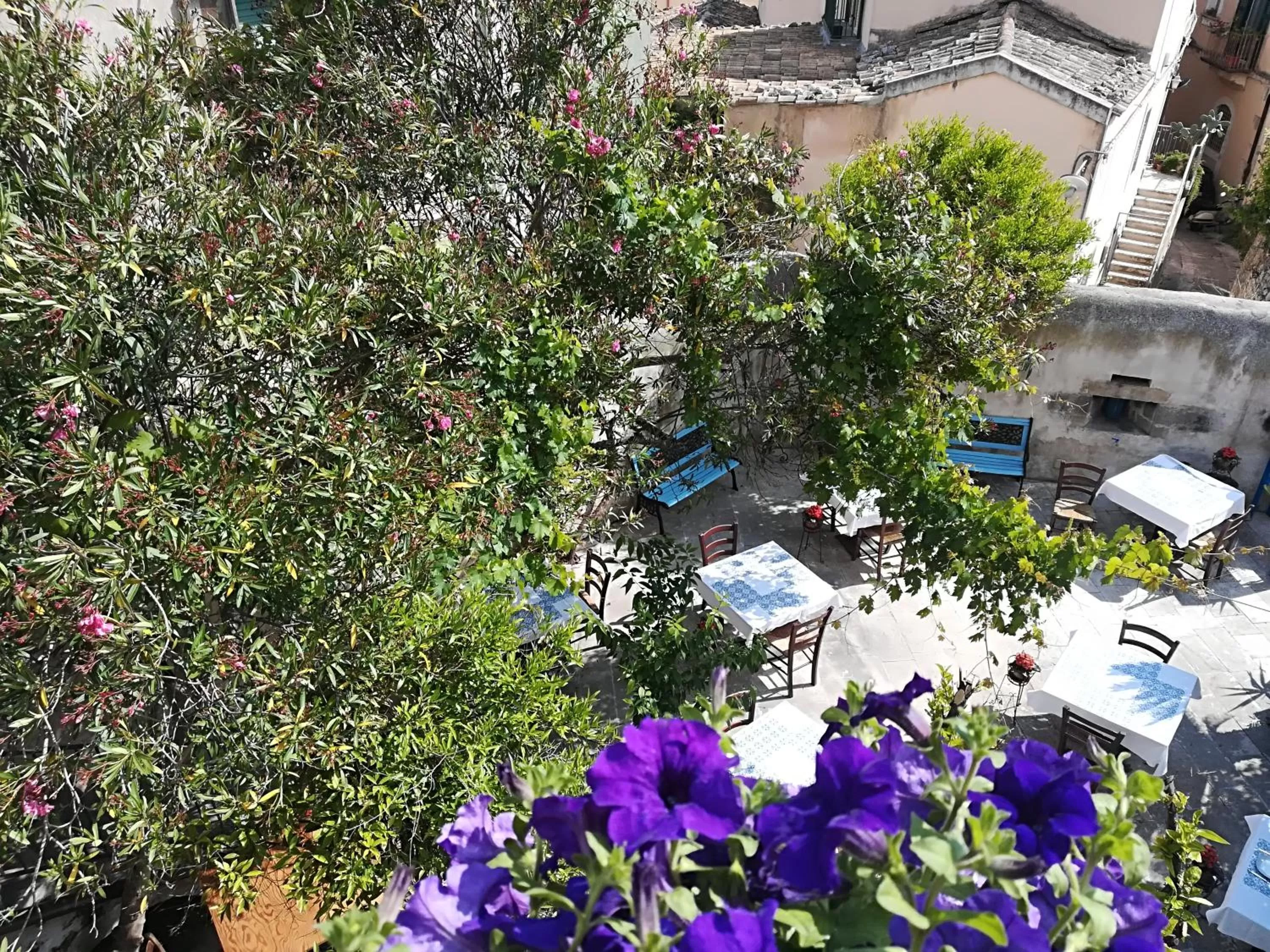 Garden in Residenza Donnafugata B&B