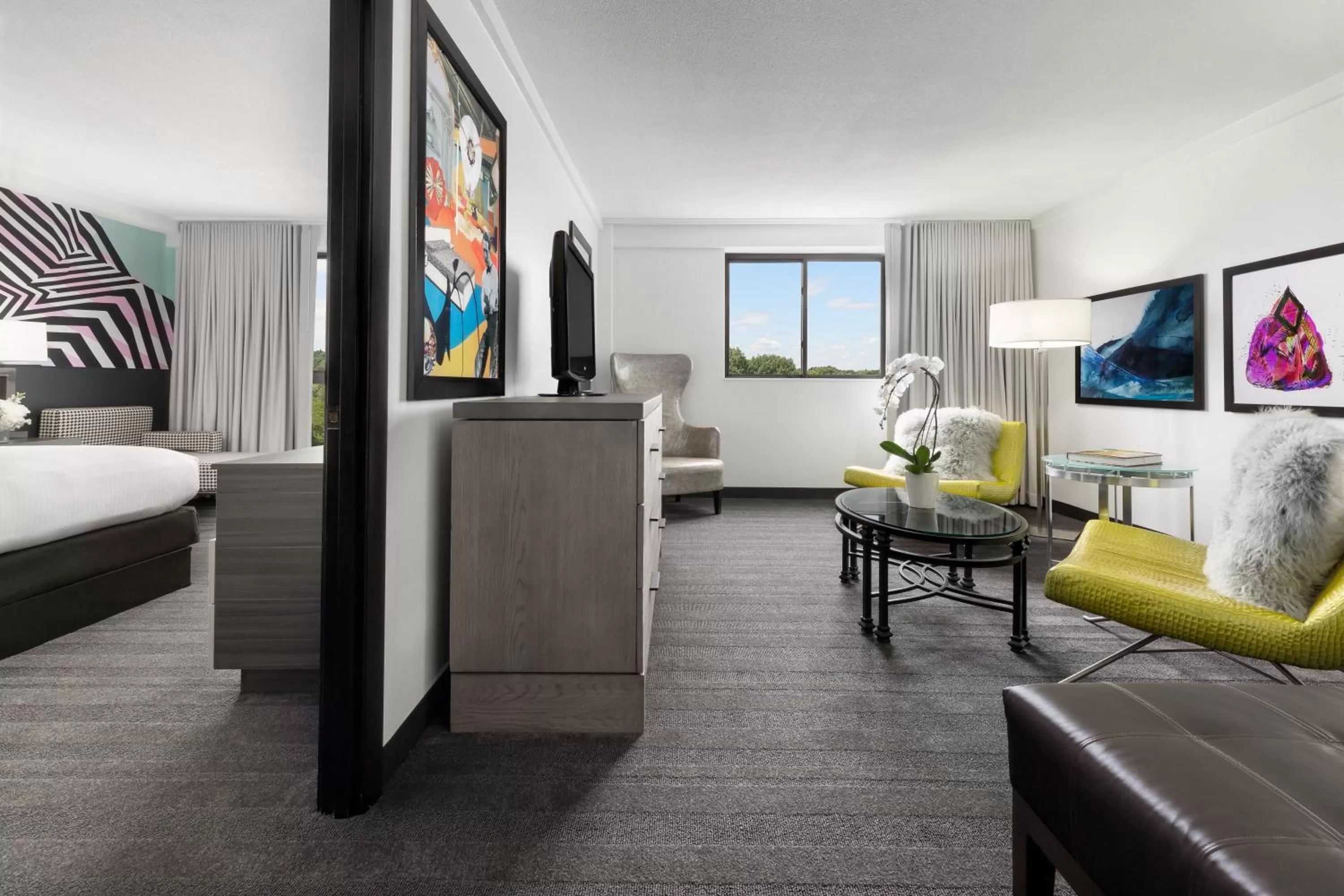 Photo of the whole room, Bed in Studio Allston Hotel Boston