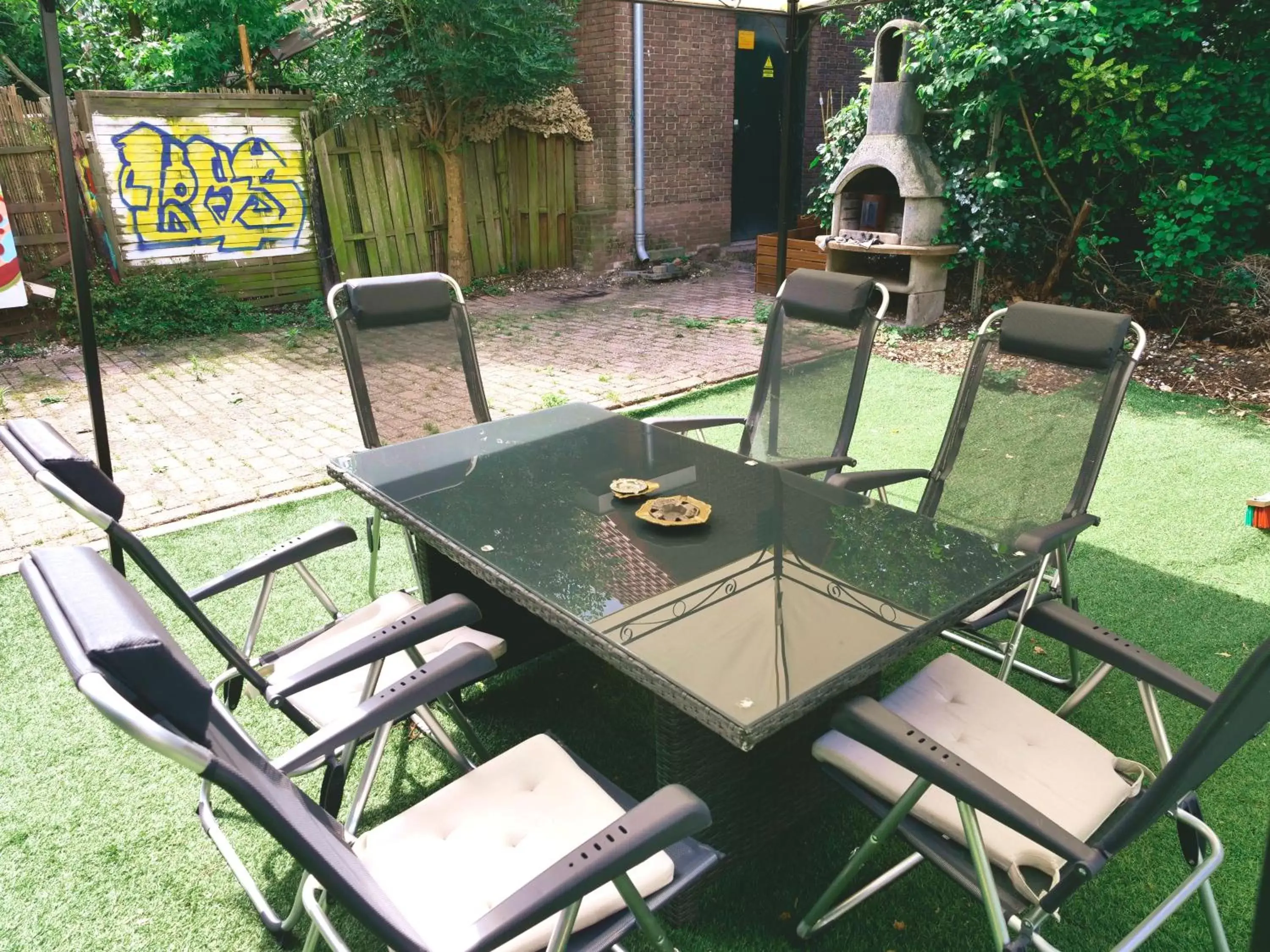Garden, BBQ Facilities in The Diesel Bed and Breakfast