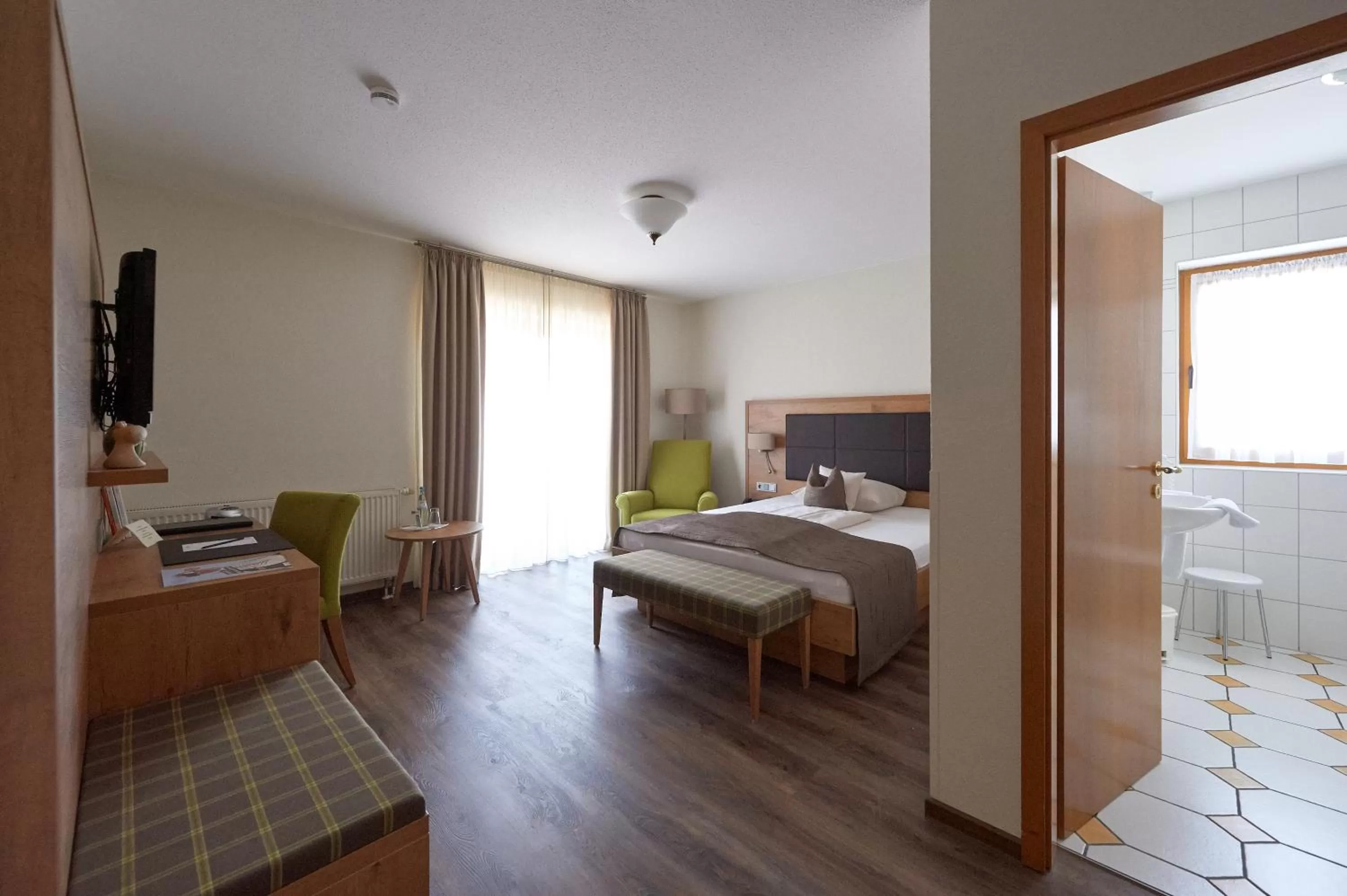 Photo of the whole room, Bed in Fetzers Landhotel