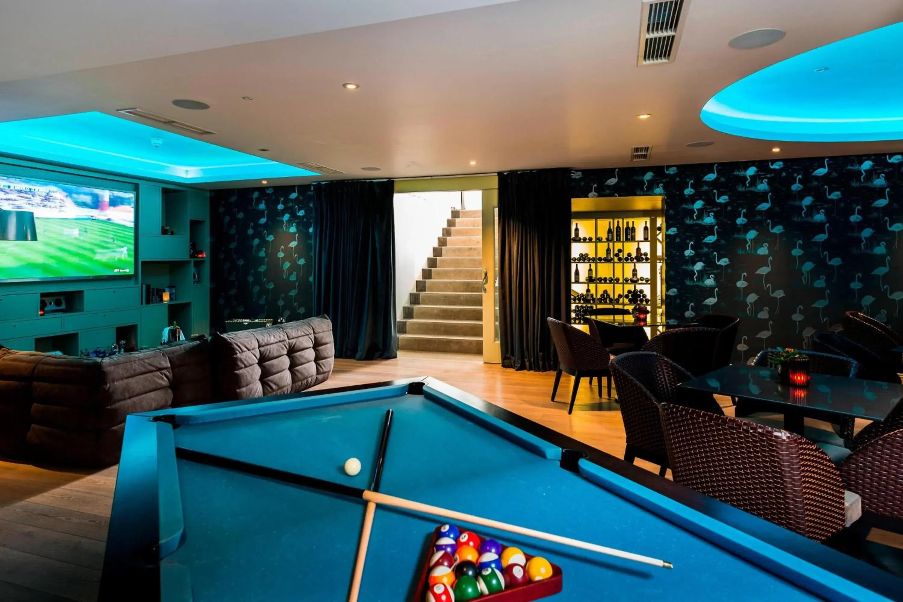 Lounge or bar, Billiards in Hotel Xenia, Autograph Collection by Marriott