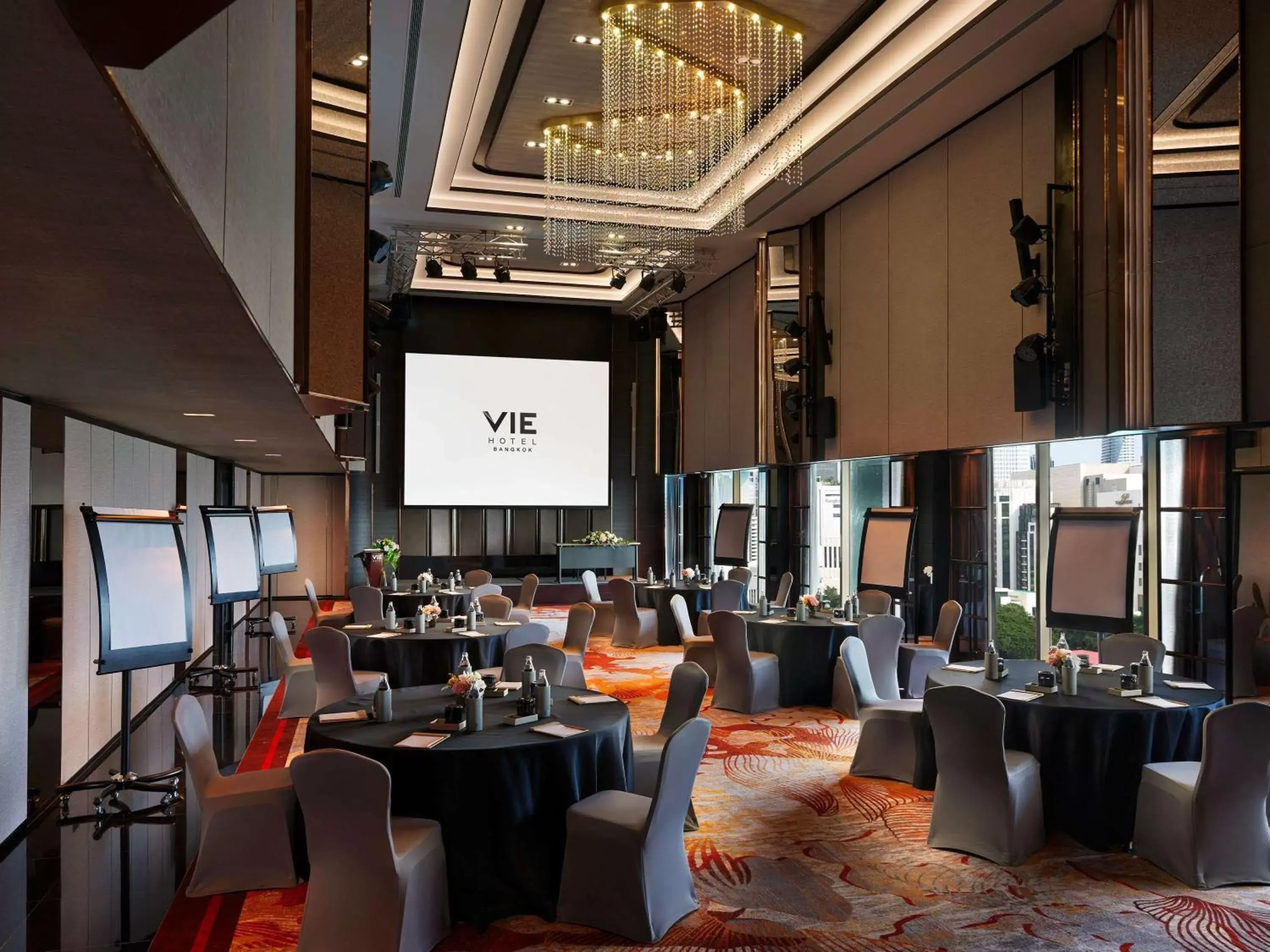 Meeting/conference room, Restaurant/Places to Eat in VIE Hotel Bangkok, MGallery