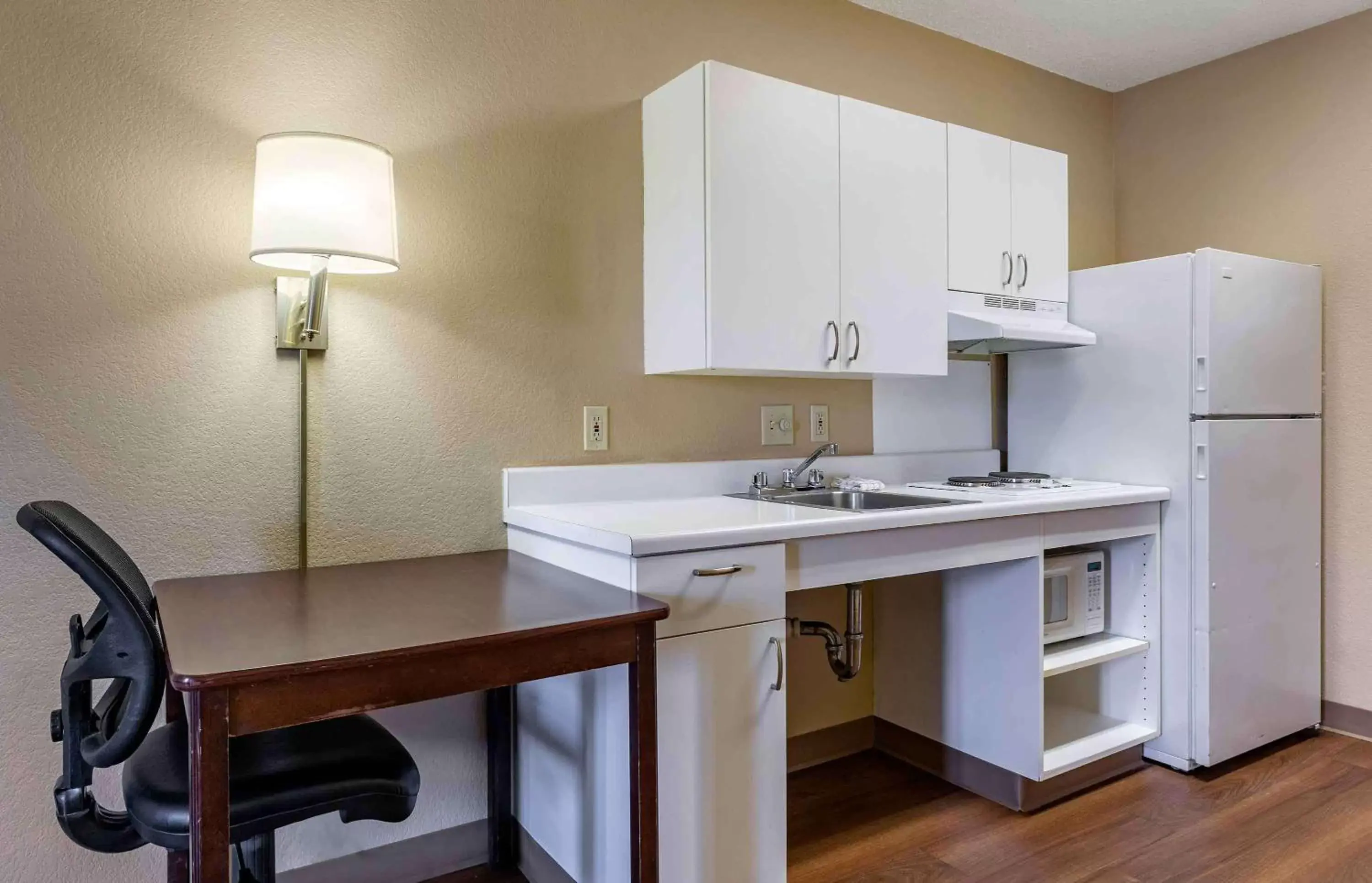 Bedroom, Kitchen/Kitchenette in Extended Stay America Suites - Amarillo - West