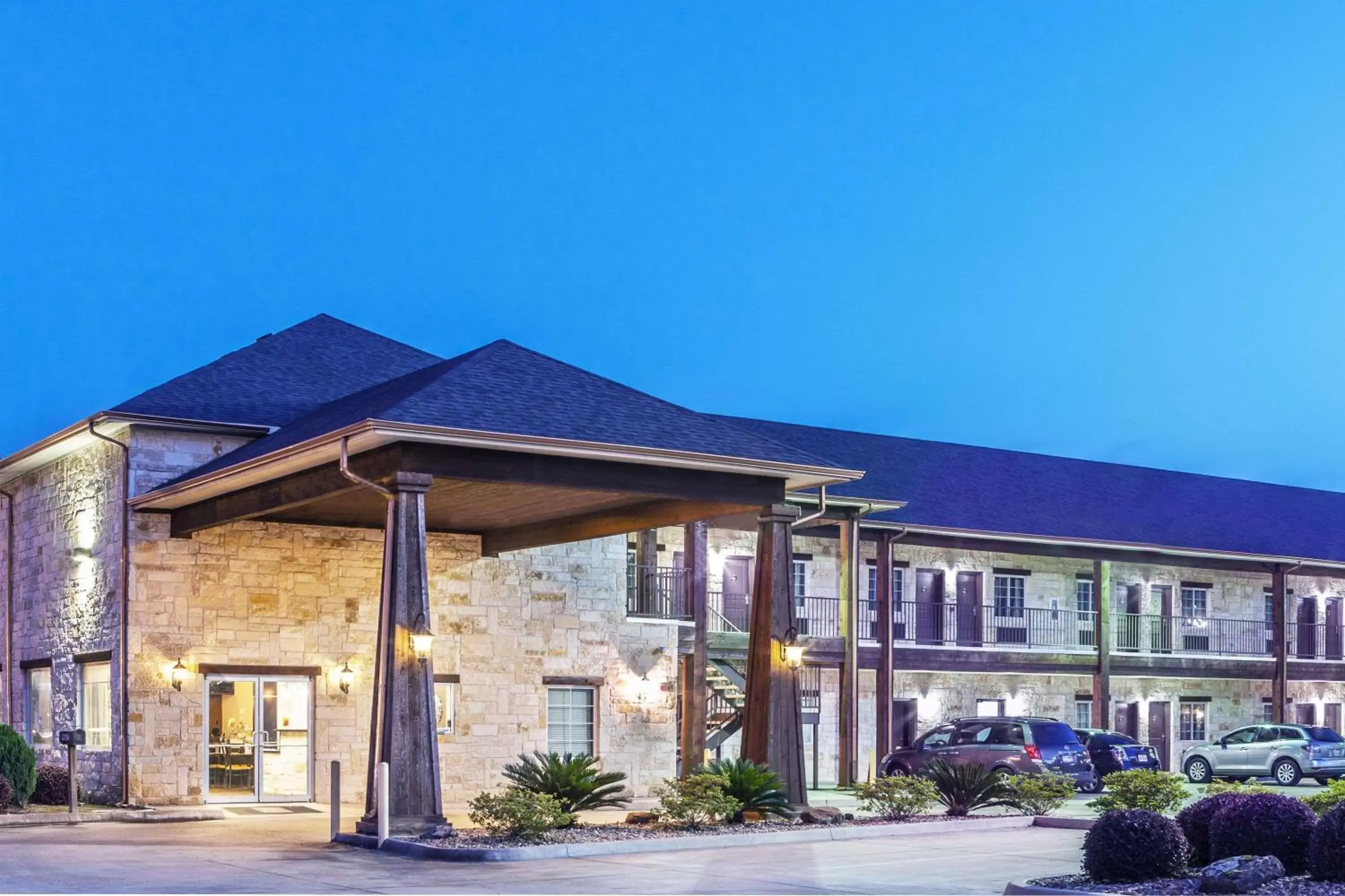 Property building in Super 8 by Wyndham Center Property building in Super 8 by Wyndham Center