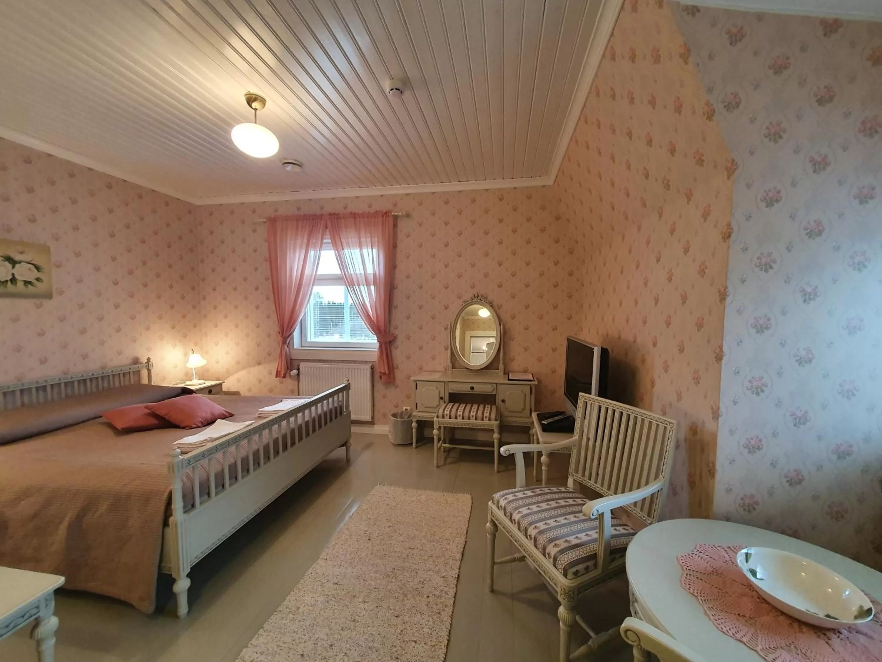 Photo of the whole room, Bed in B&B Lomamokkila