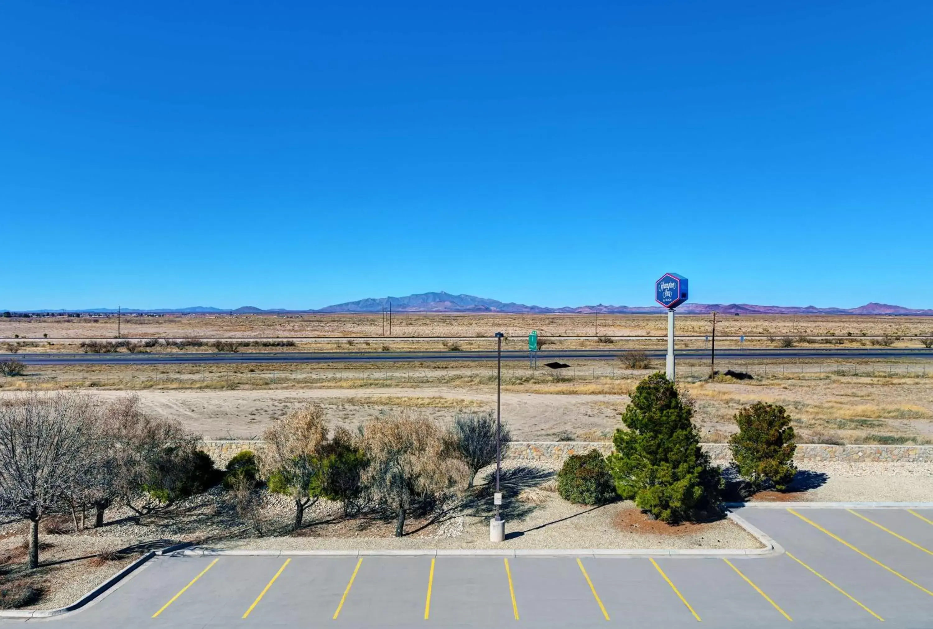 Property building in Hampton Inn Deming