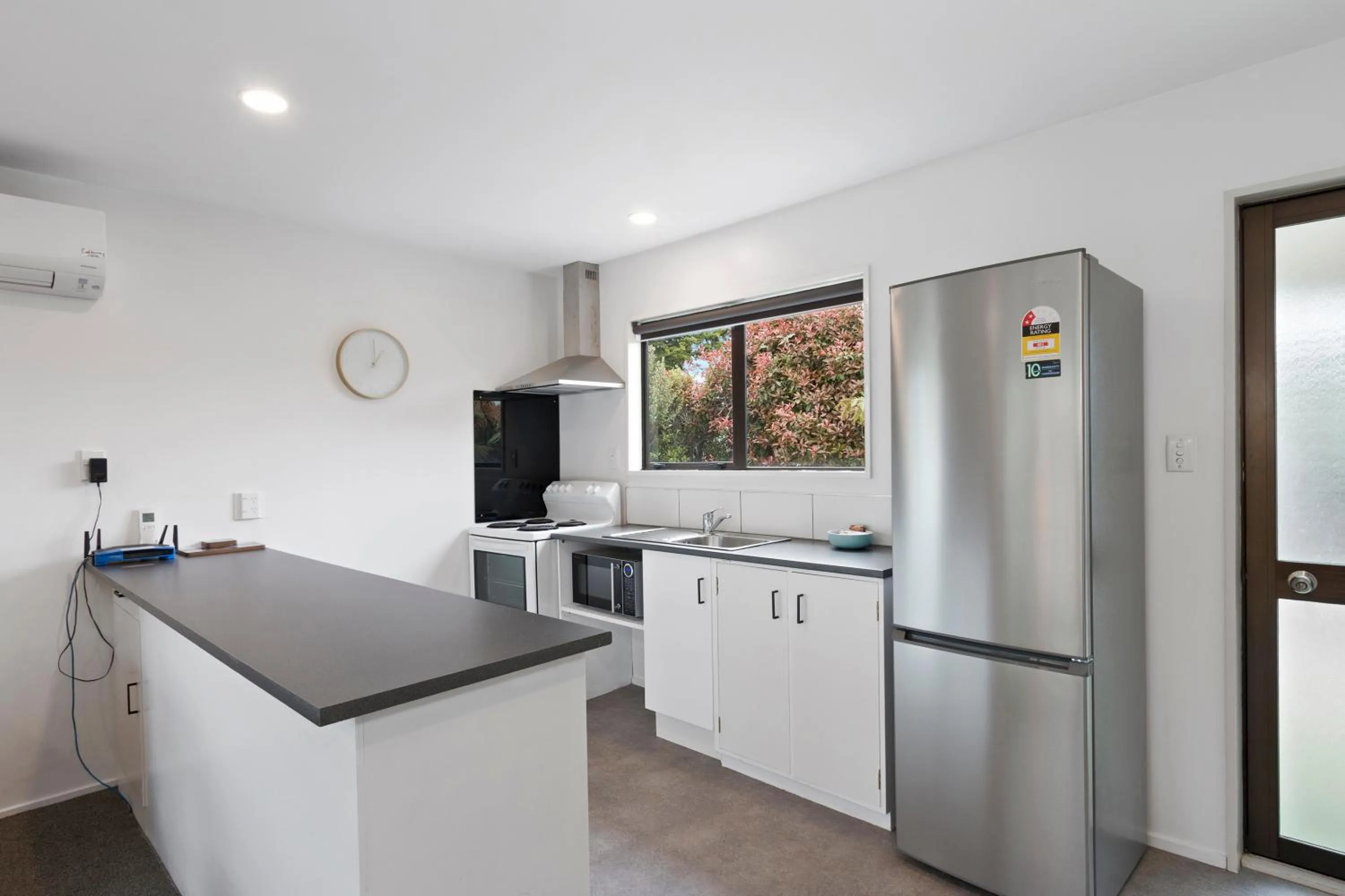 Kitchen or kitchenette in North South Holiday Park