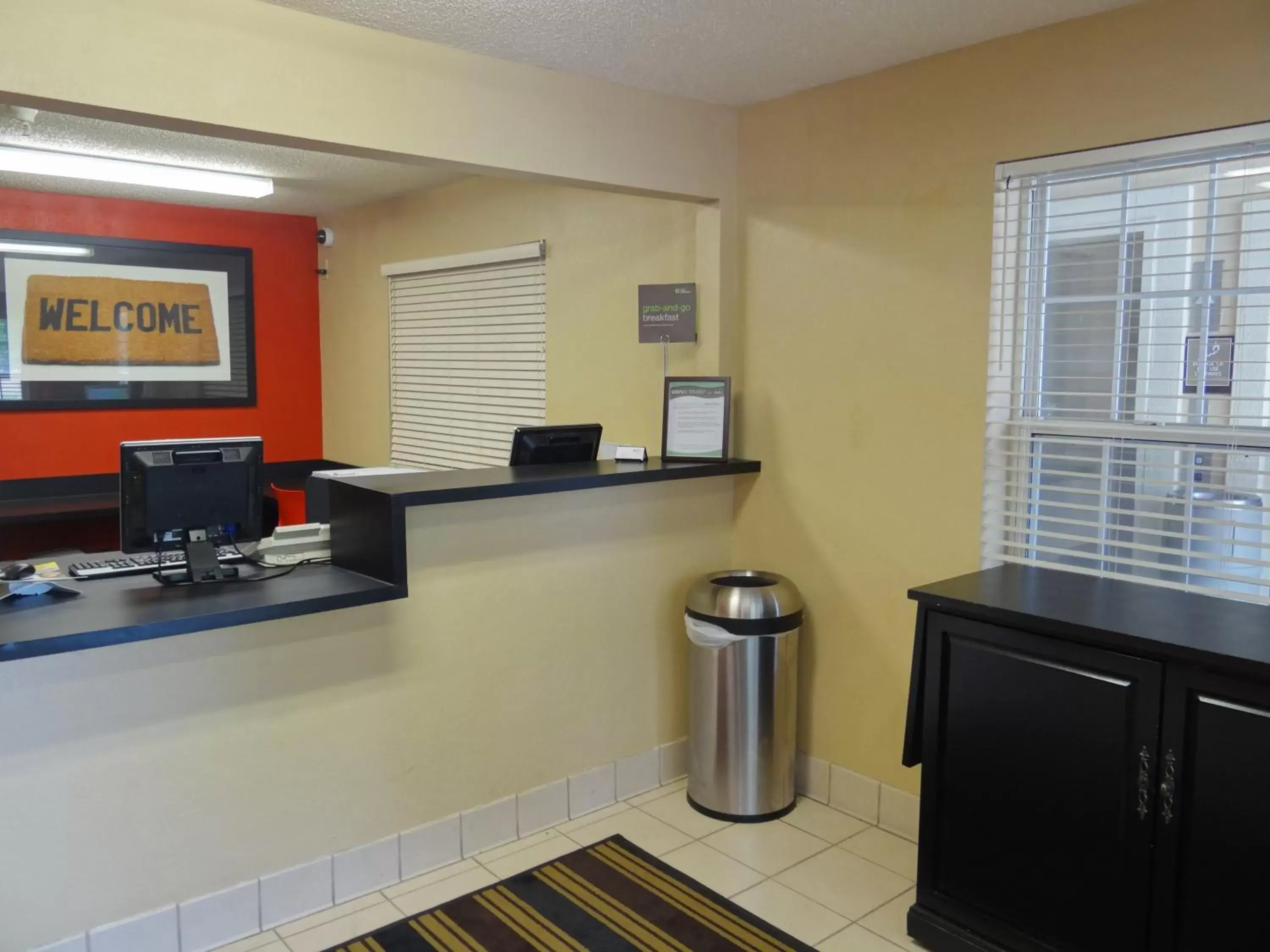 Lobby or reception in Extended Stay America Select Suites - Raleigh - RDU Airport
