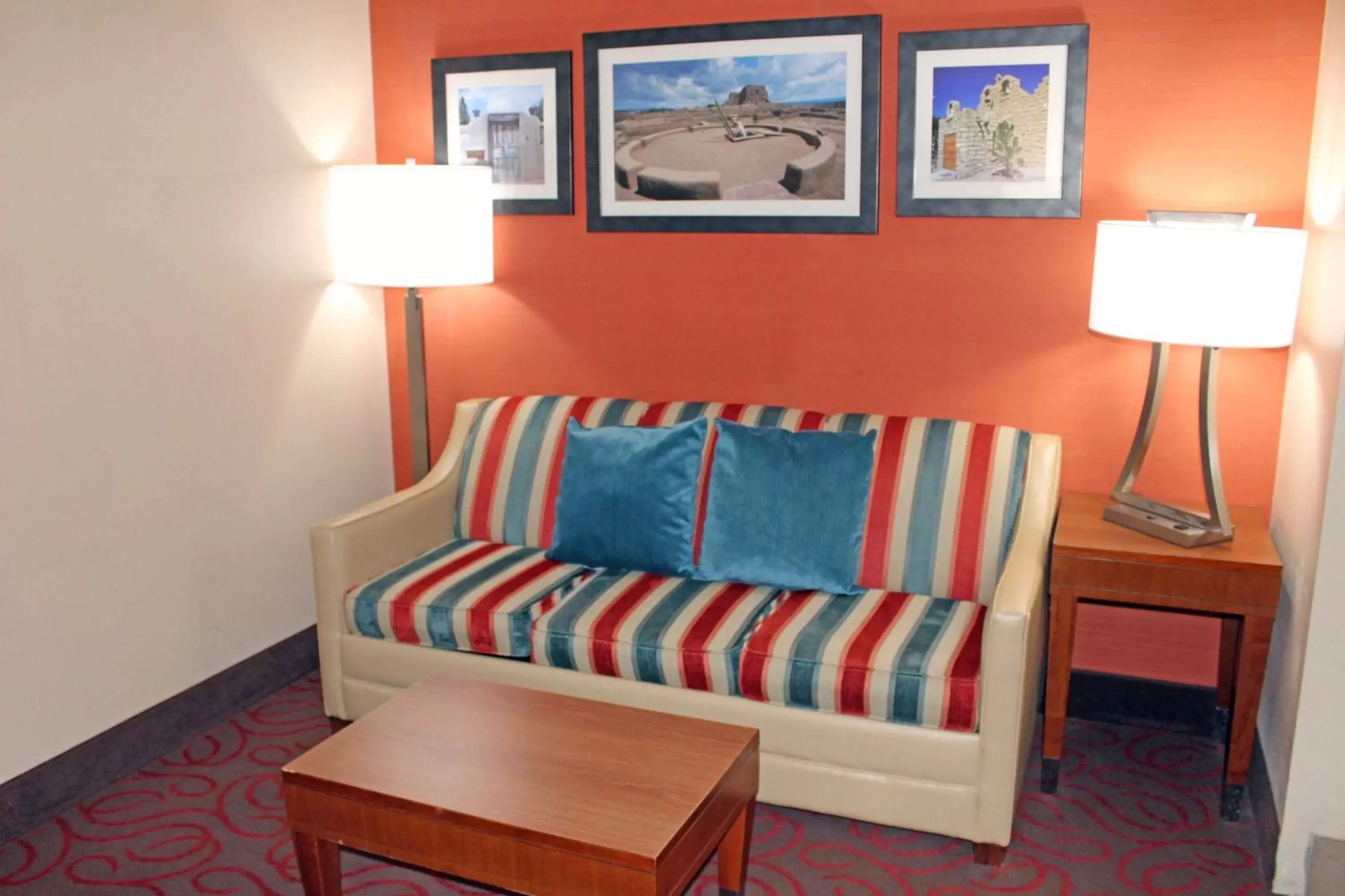 Photo of the whole room, Seating Area in Best Western Cannon A.F.B.