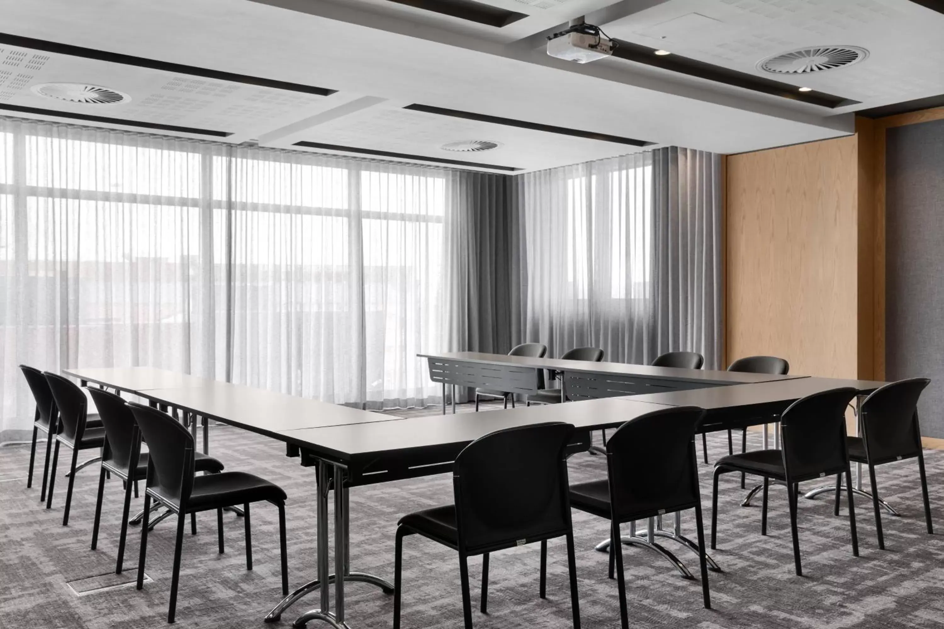 Meeting/conference room in AC Hotel by Marriott Cape Town Waterfront