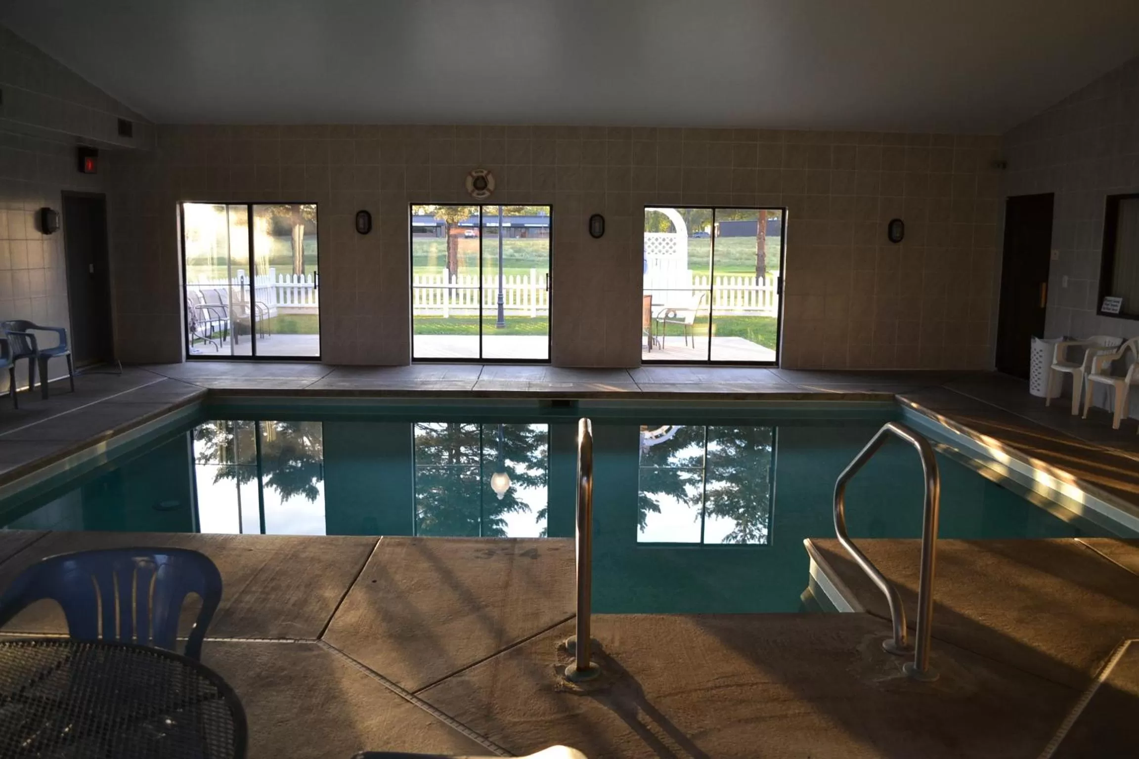 Swimming pool in Sky Lodge Inn & Suites - Delavan
