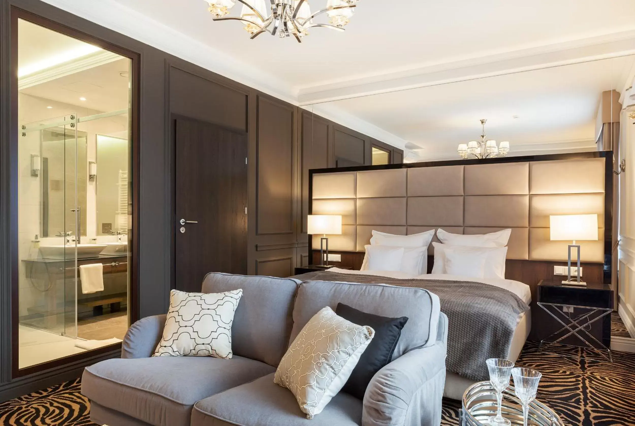 Deluxe Apartment in Hotel Mansor Deluxe Apartment in Hotel Mansor