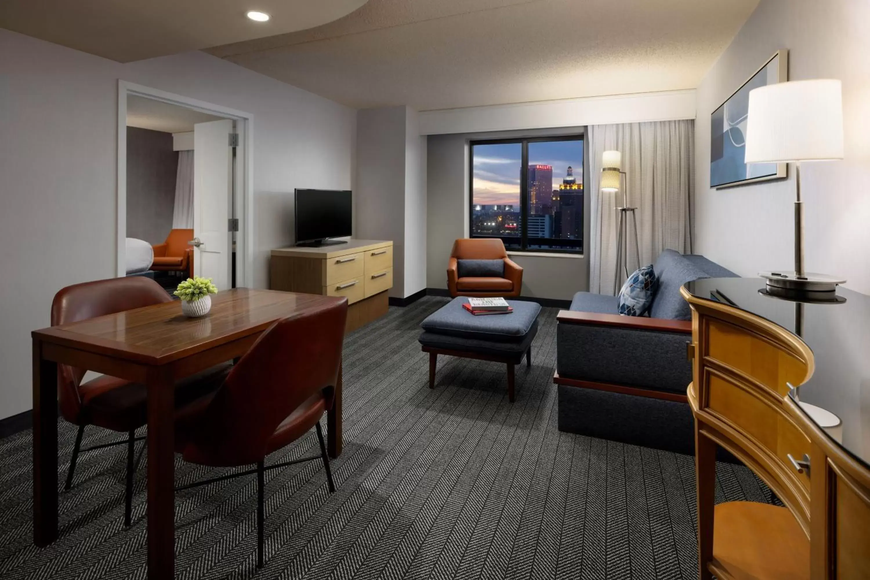 Living room, Seating Area in Courtyard by Marriott Atlantic City Beach Block