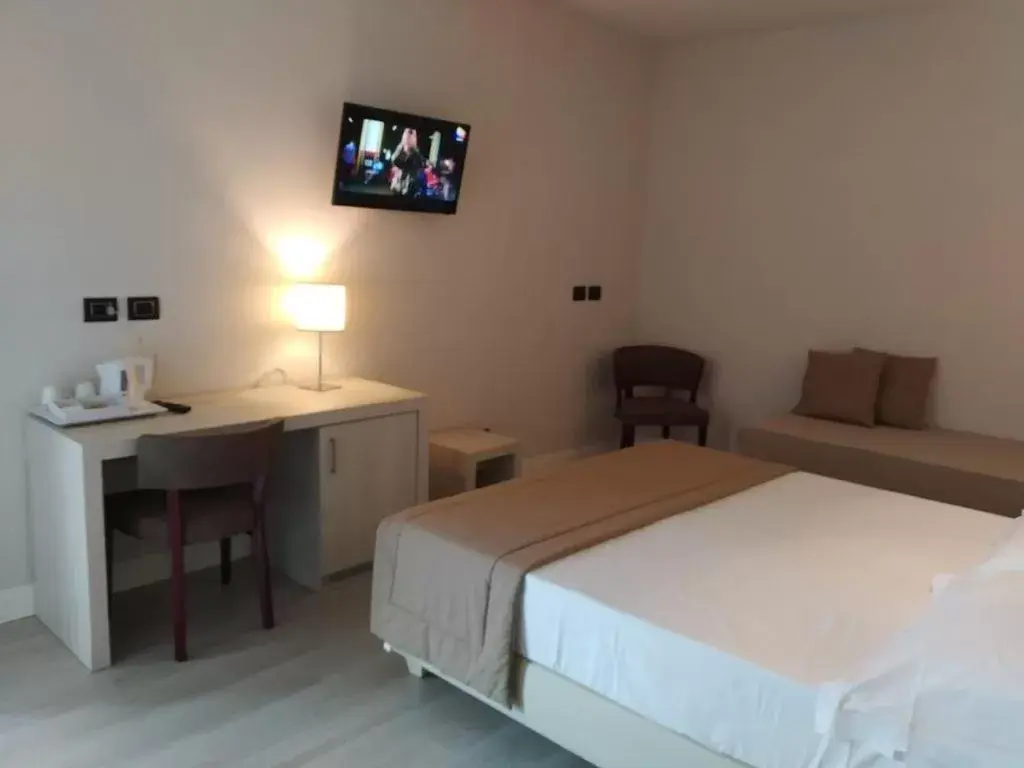 Photo of the whole room, Bed in Hotel Villa Barsanti