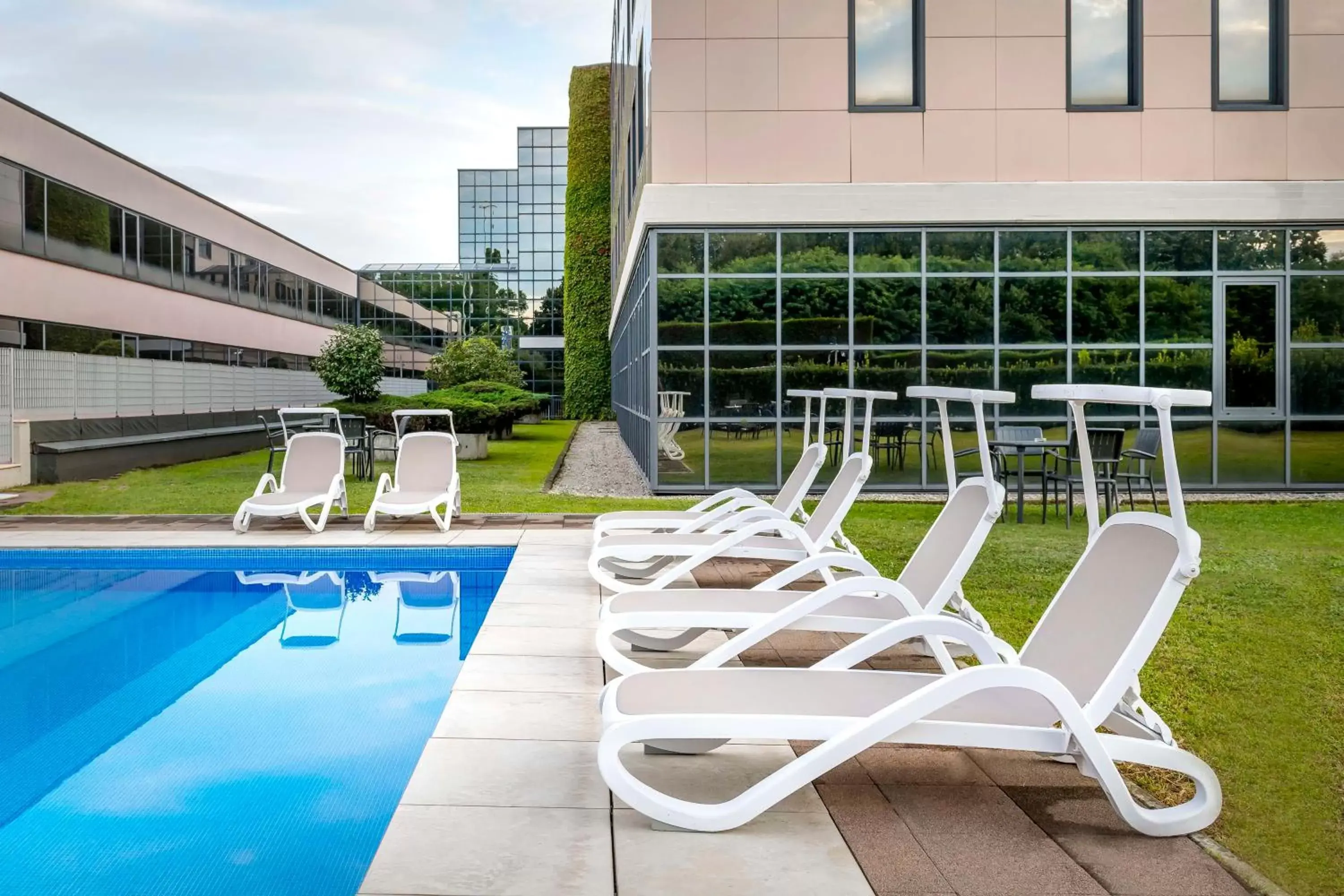 Pool view, Swimming Pool in Best Western Cavalieri Della Corona