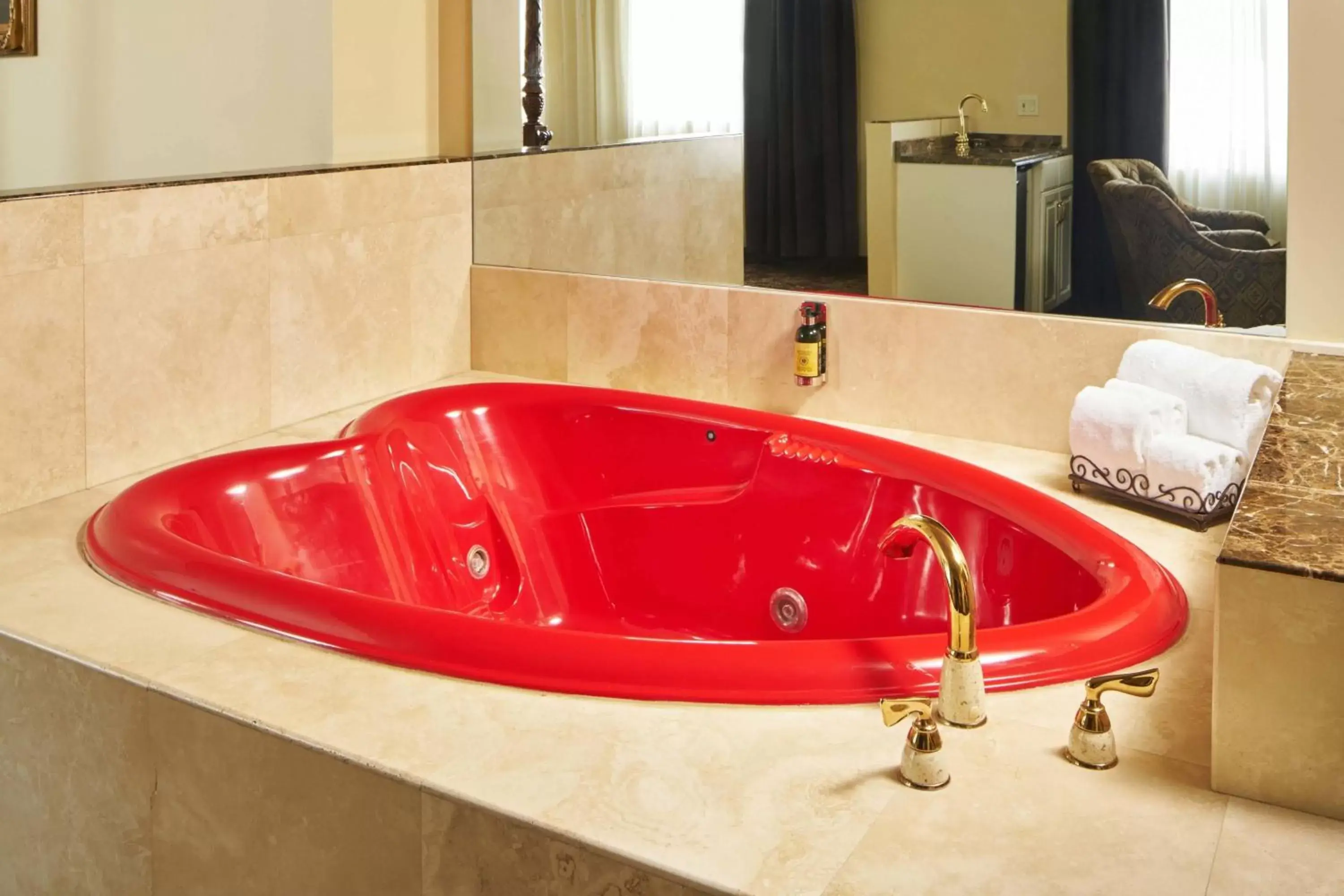 Photo of the whole room, Bathroom in The Historic Davenport, Autograph Collection