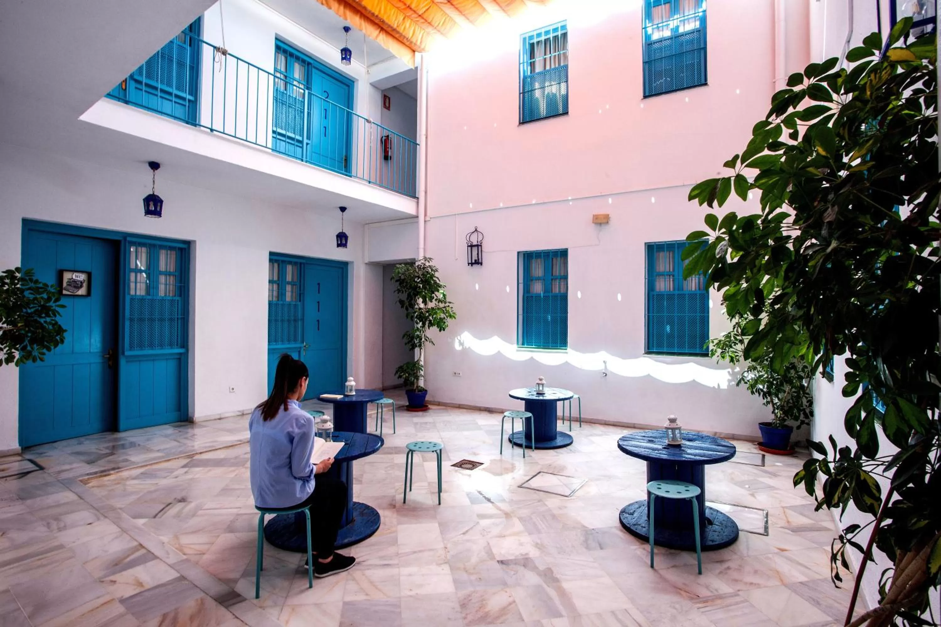 Guests in Casual de las Letras Sevilla