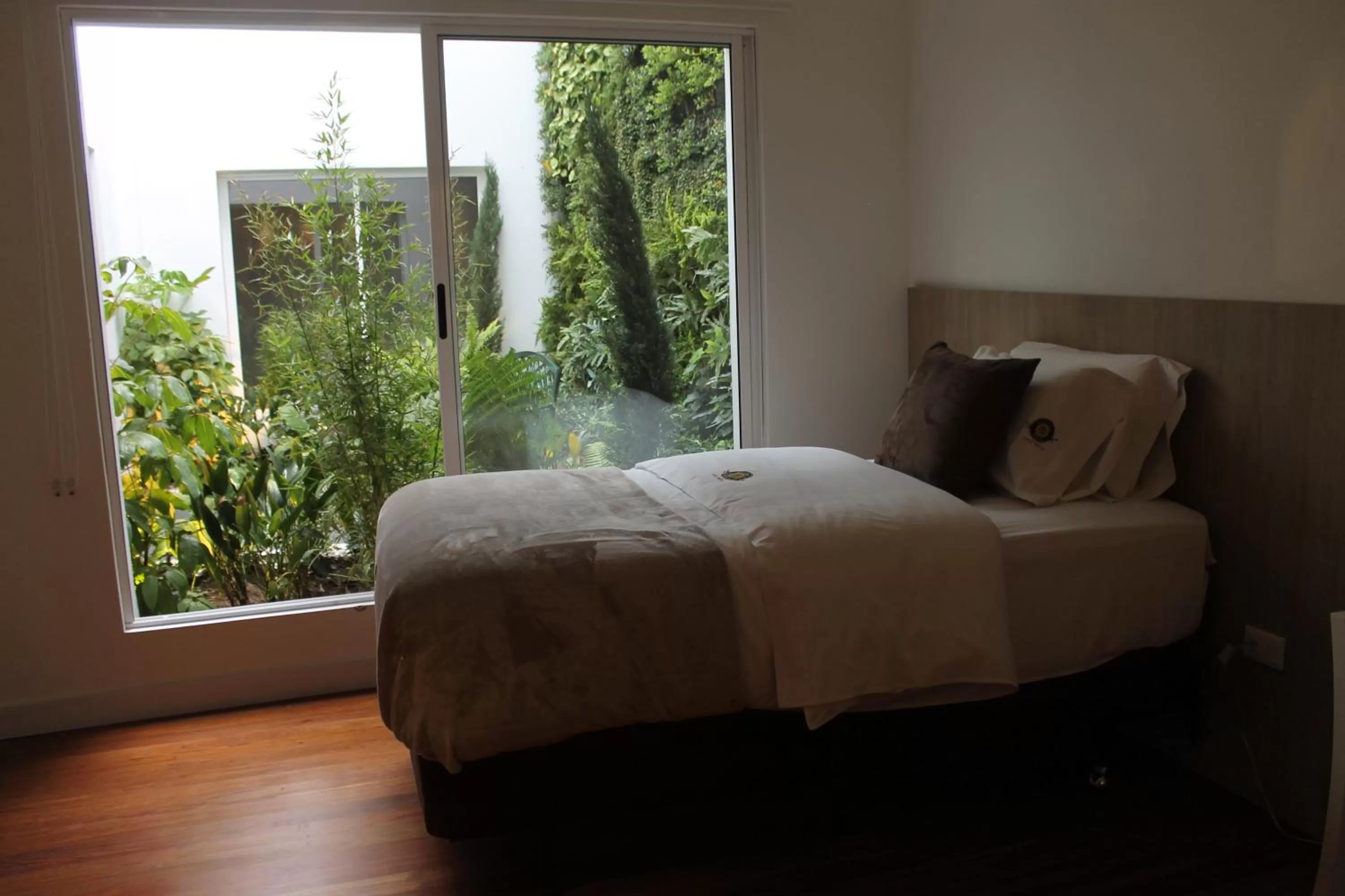 Garden view, Bed in Casa Hotel Boyaca Real