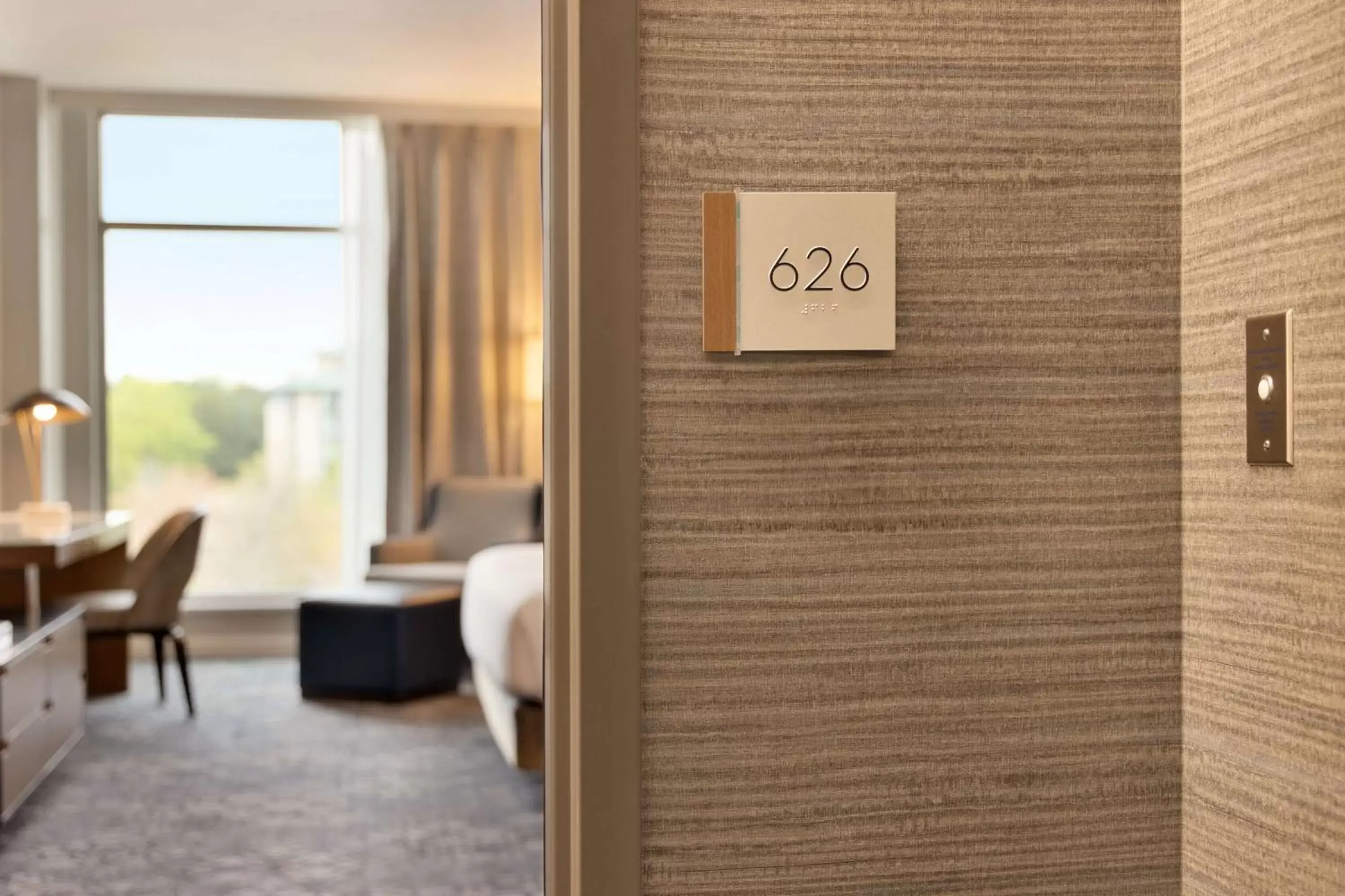 Executive King Room - Hearing Accessible in Hilton Alpharetta Atlanta Executive King Room - Hearing Accessible in Hilton Alpharetta Atlanta