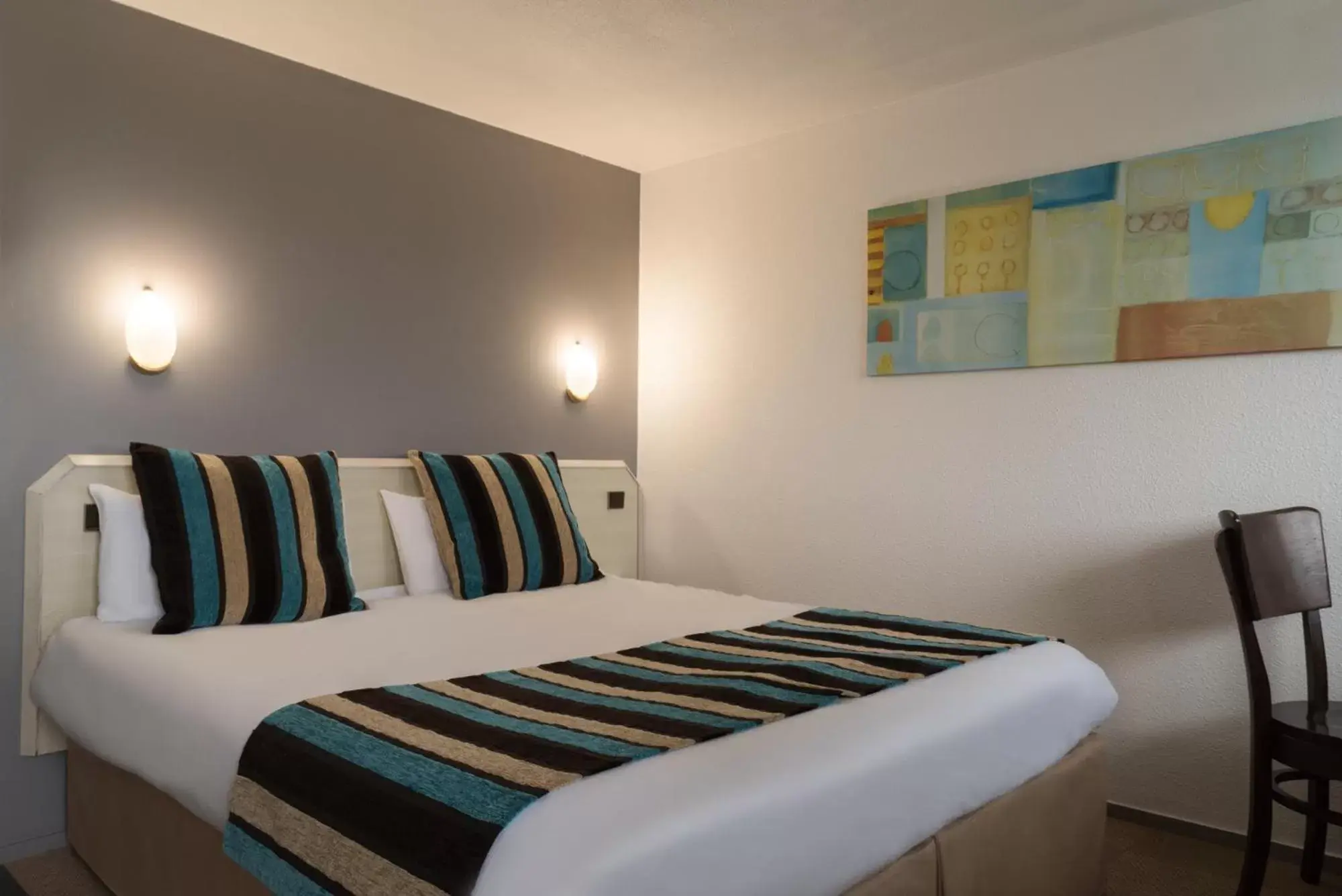 Bedroom, Bed in Sure Hotel by Best Western Biarritz Aeroport