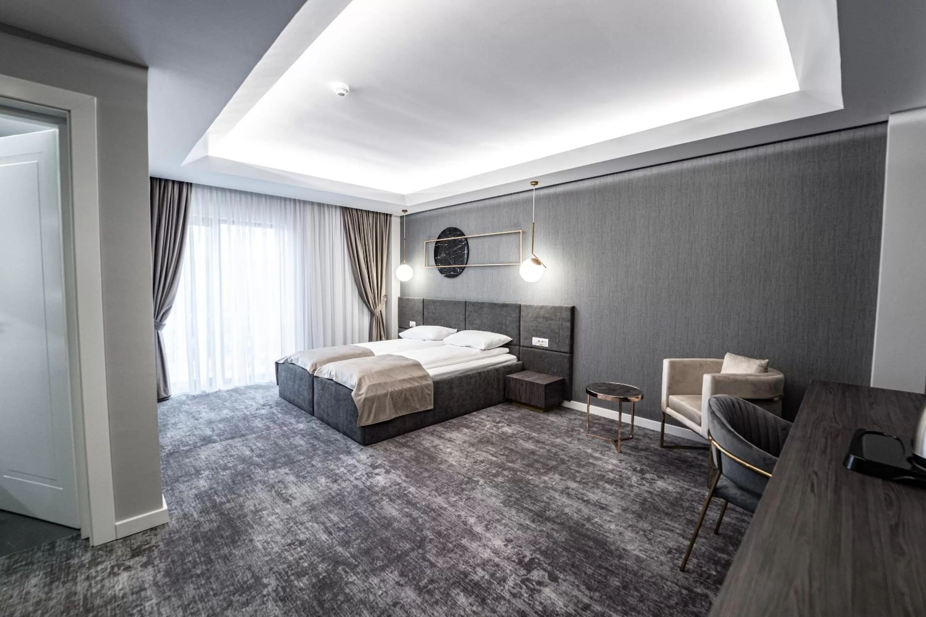 Photo of the whole room in Caprice Complex