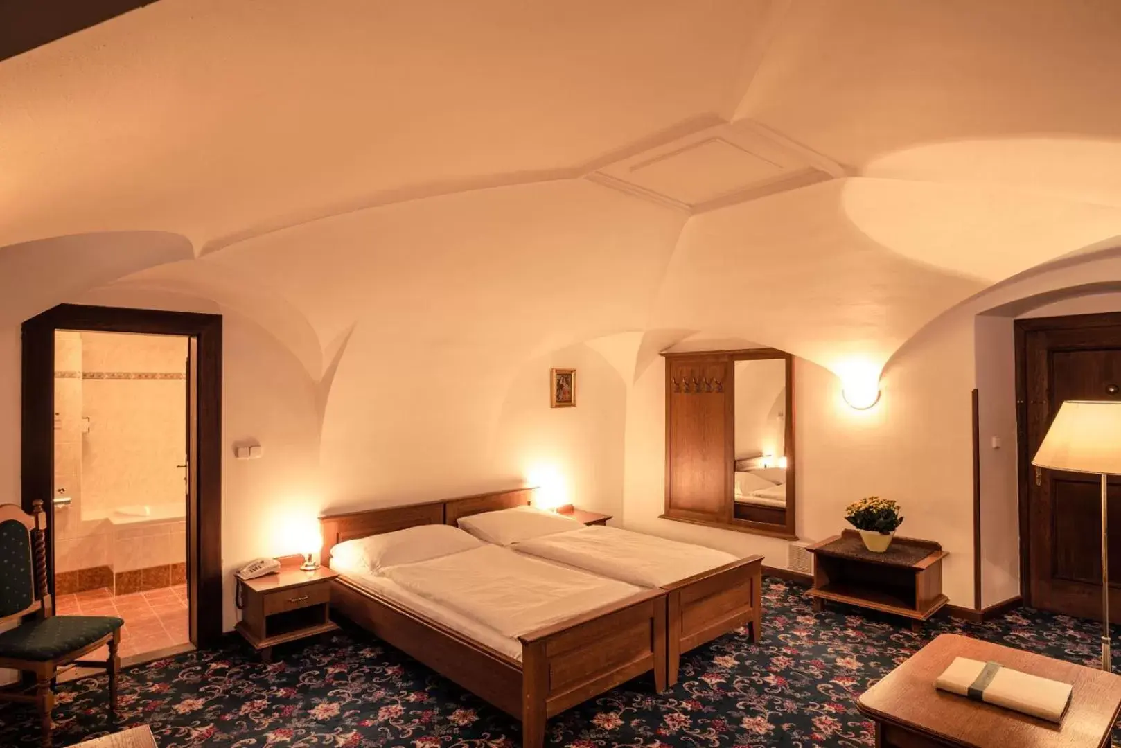 Photo of the whole room, Bed in Rožmberský dvůr Photo of the whole room, Bed in Rožmberský dvůr