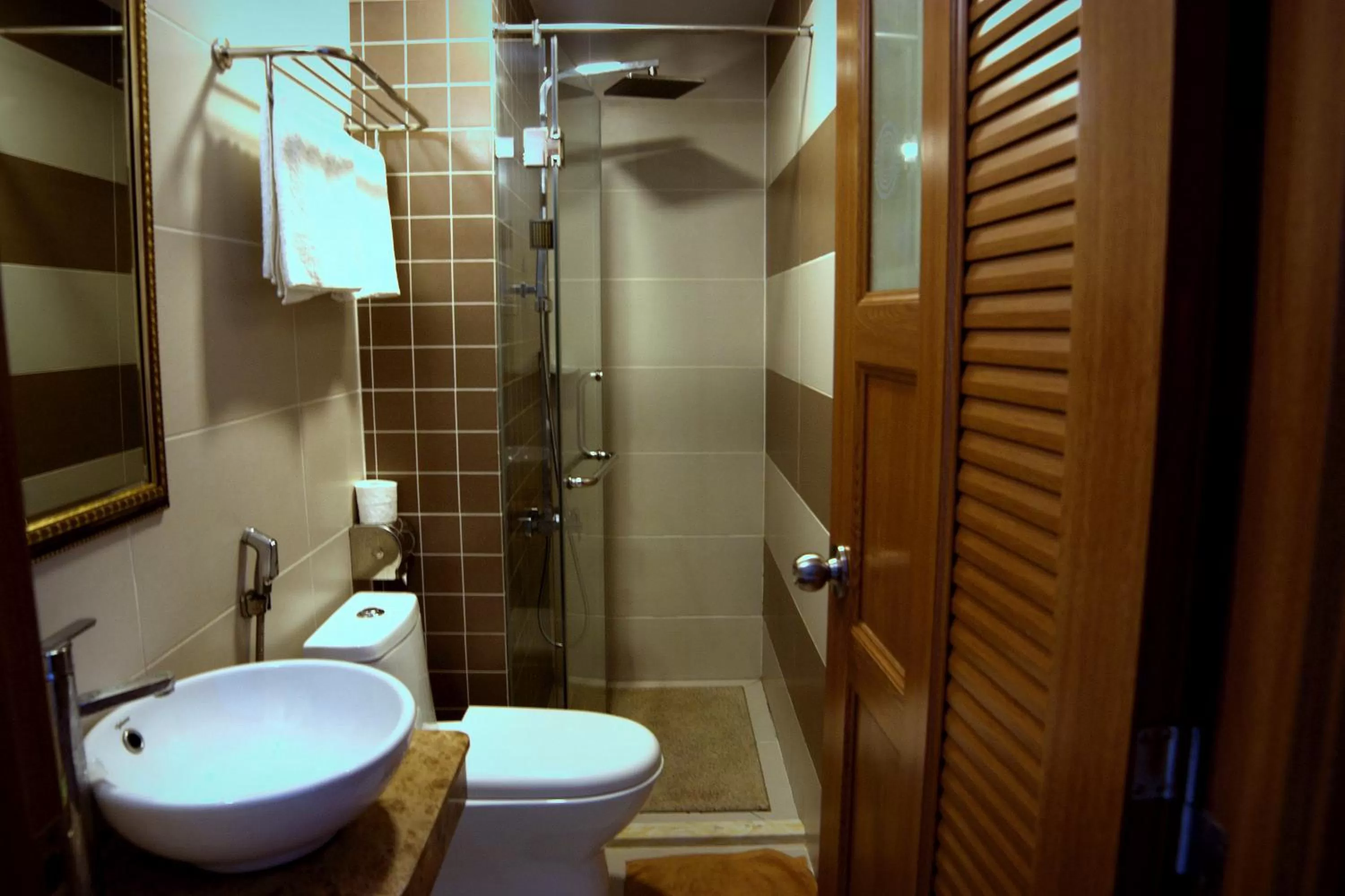 Bathroom in Saigon Amigo Hotel