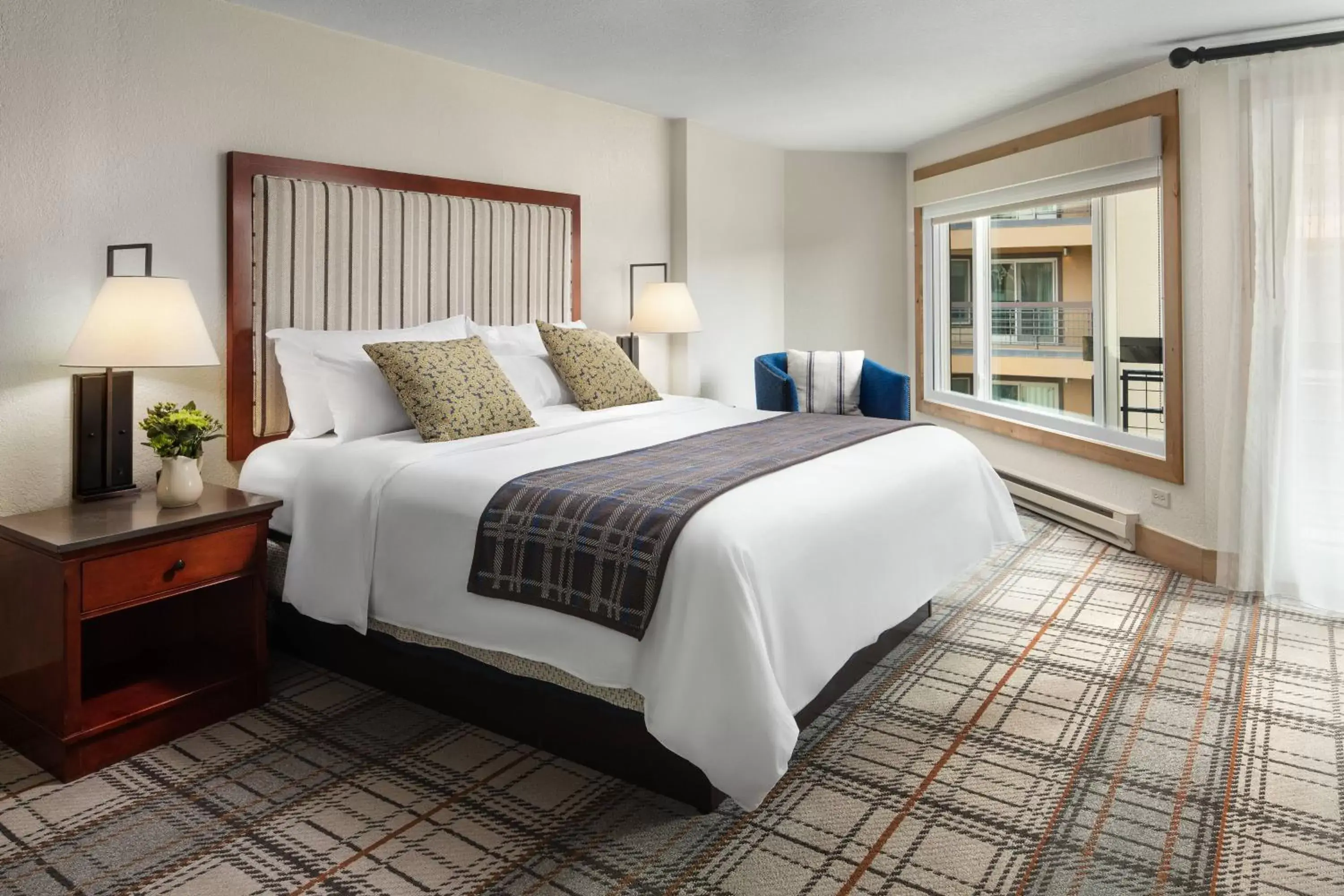 Bedroom, Bed in Marriott's Mountain Valley Lodge at Breckenridge