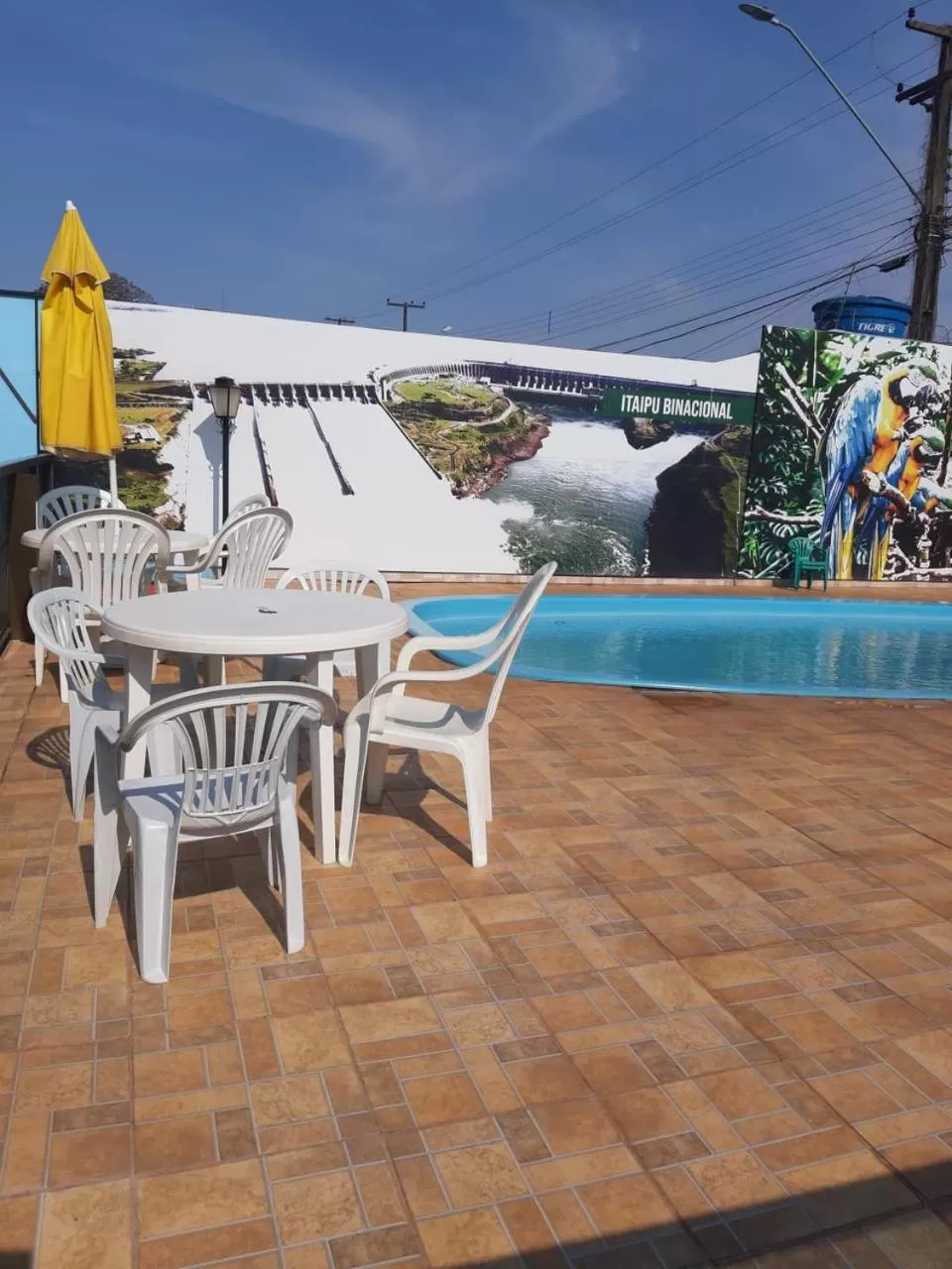 Swimming pool in Visk Palace Hotel e Restaurante