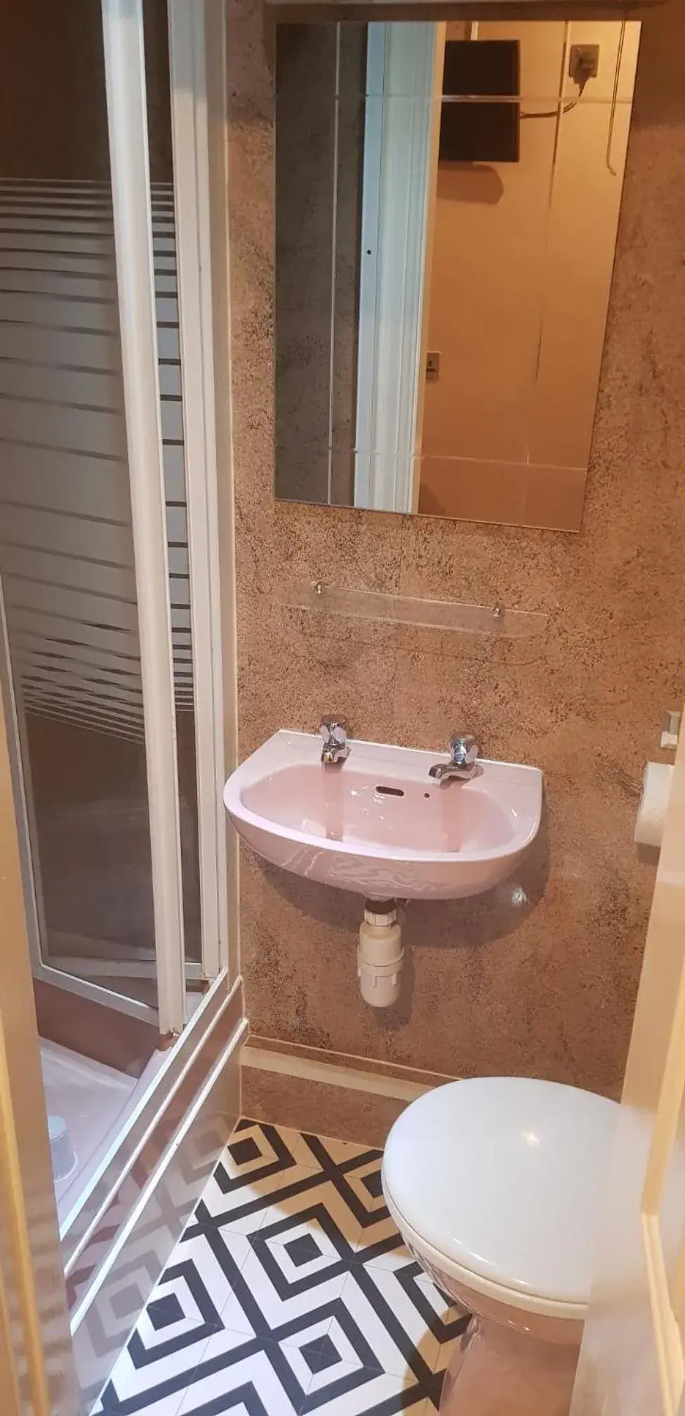 Toilet, Bathroom in The Royal Windsor Hotel