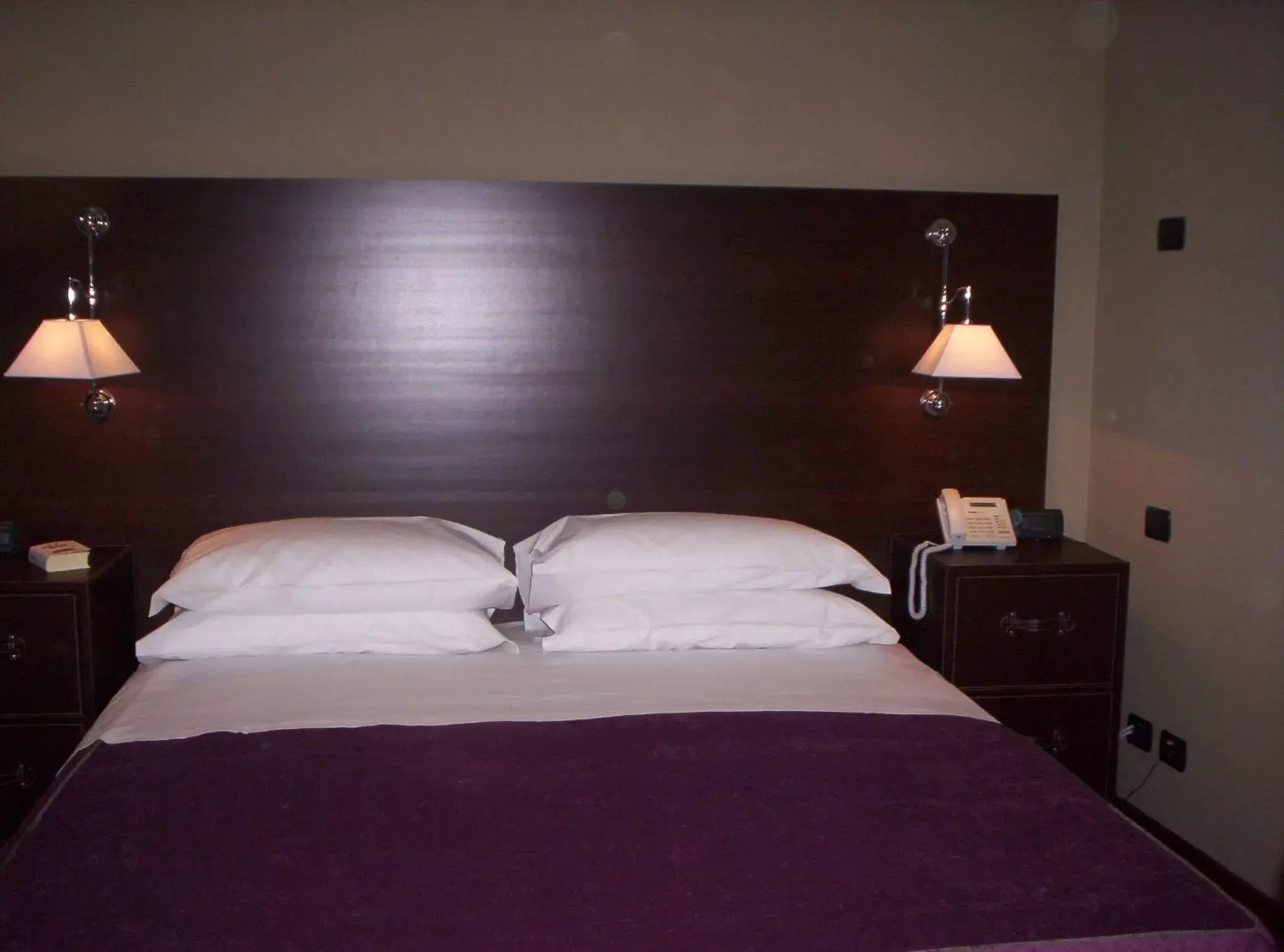 Small Double or Twin Room in Suite&B