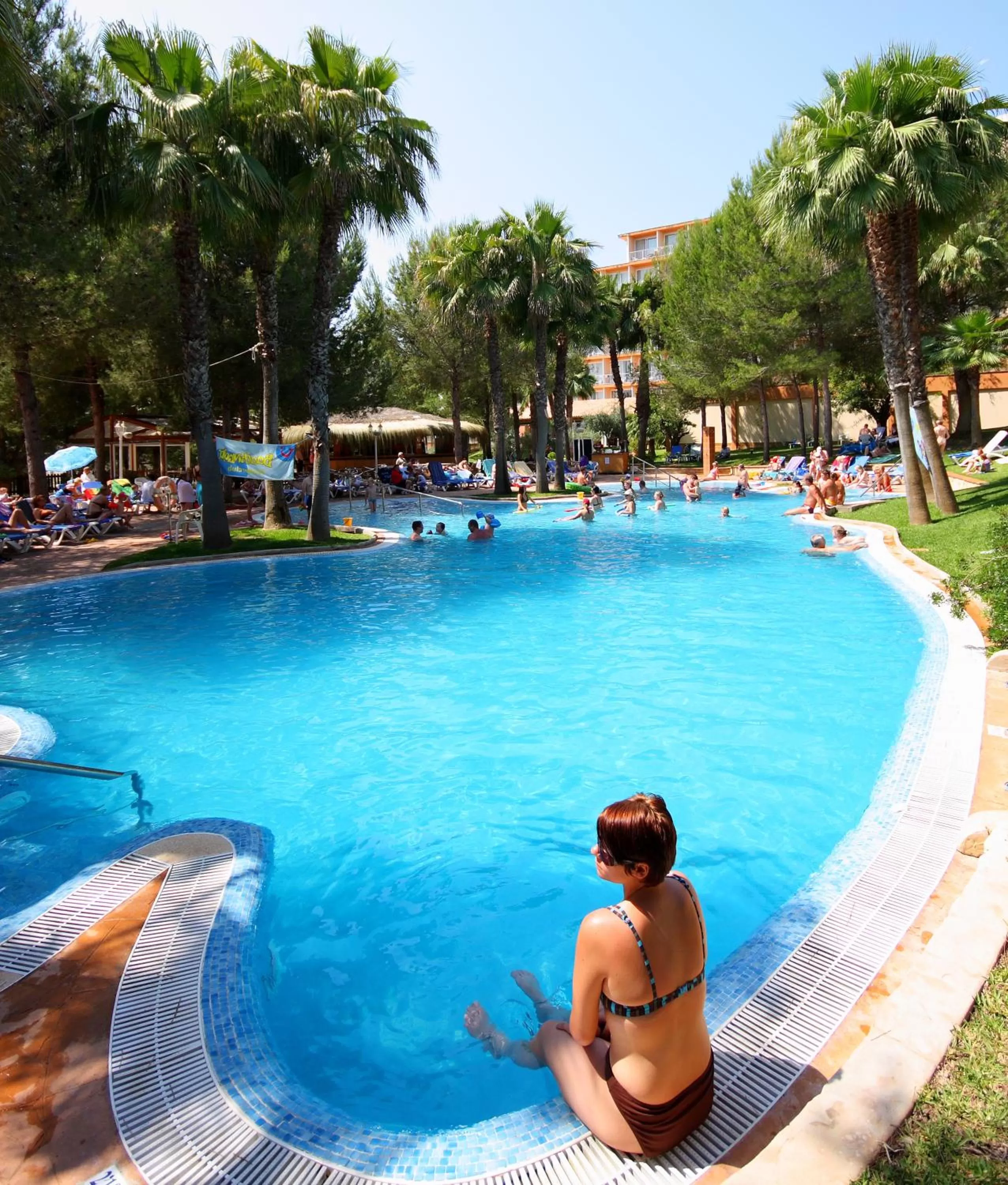 Swimming Pool in Valentin Park Club