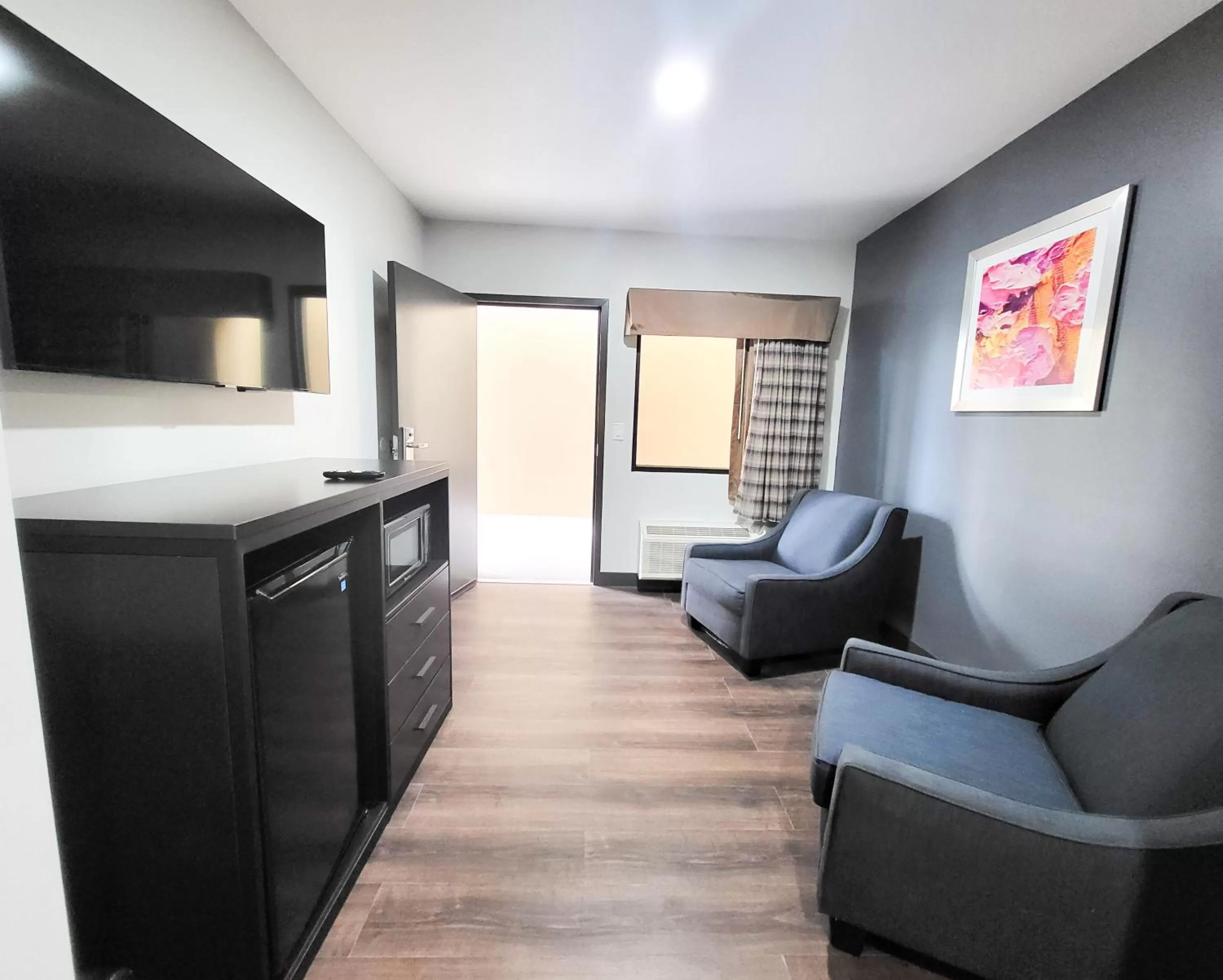 Living room, Seating Area in Rodeway Inn Norfolk