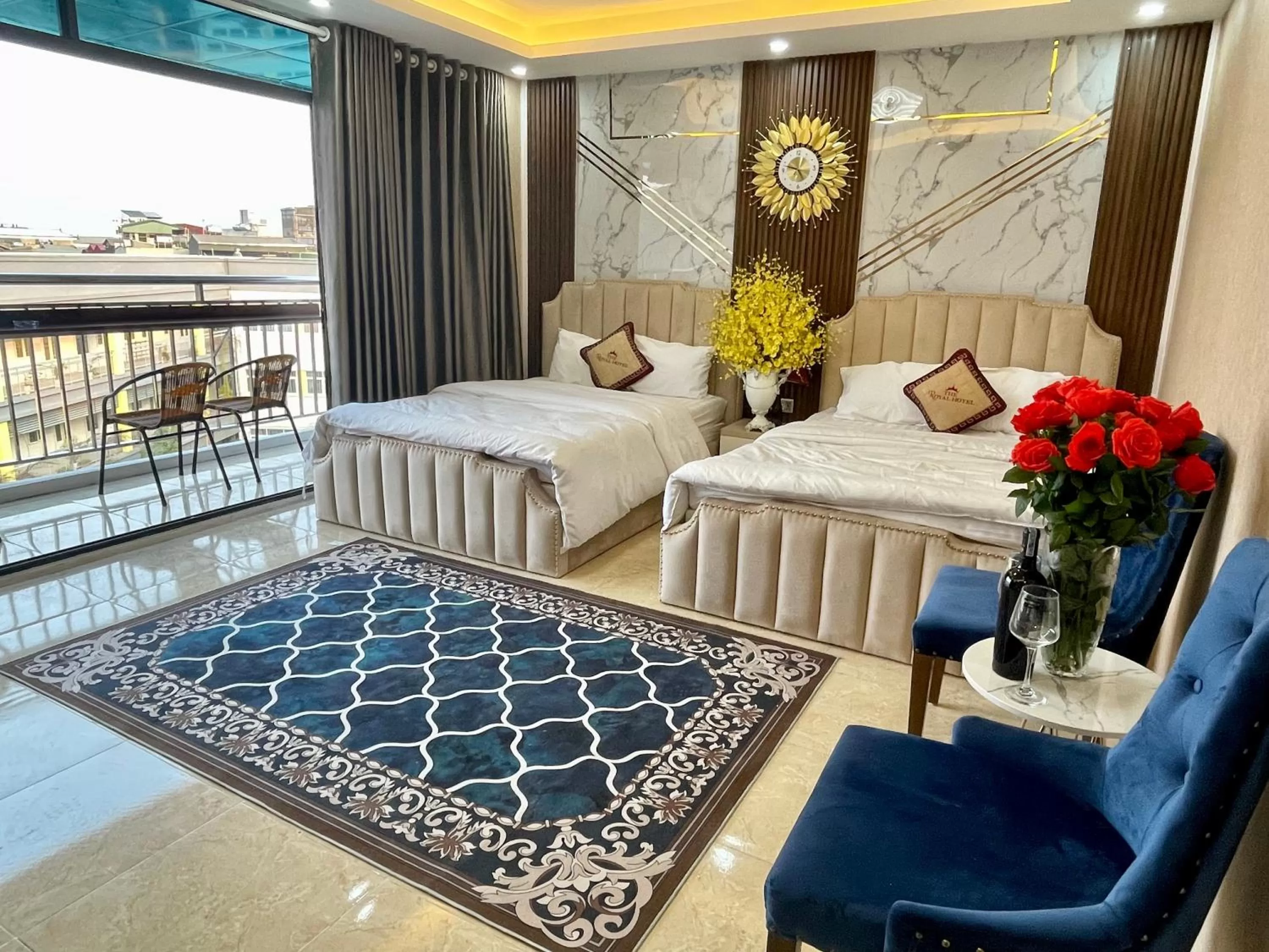 Bed in The Royal Hotel Near West Lake