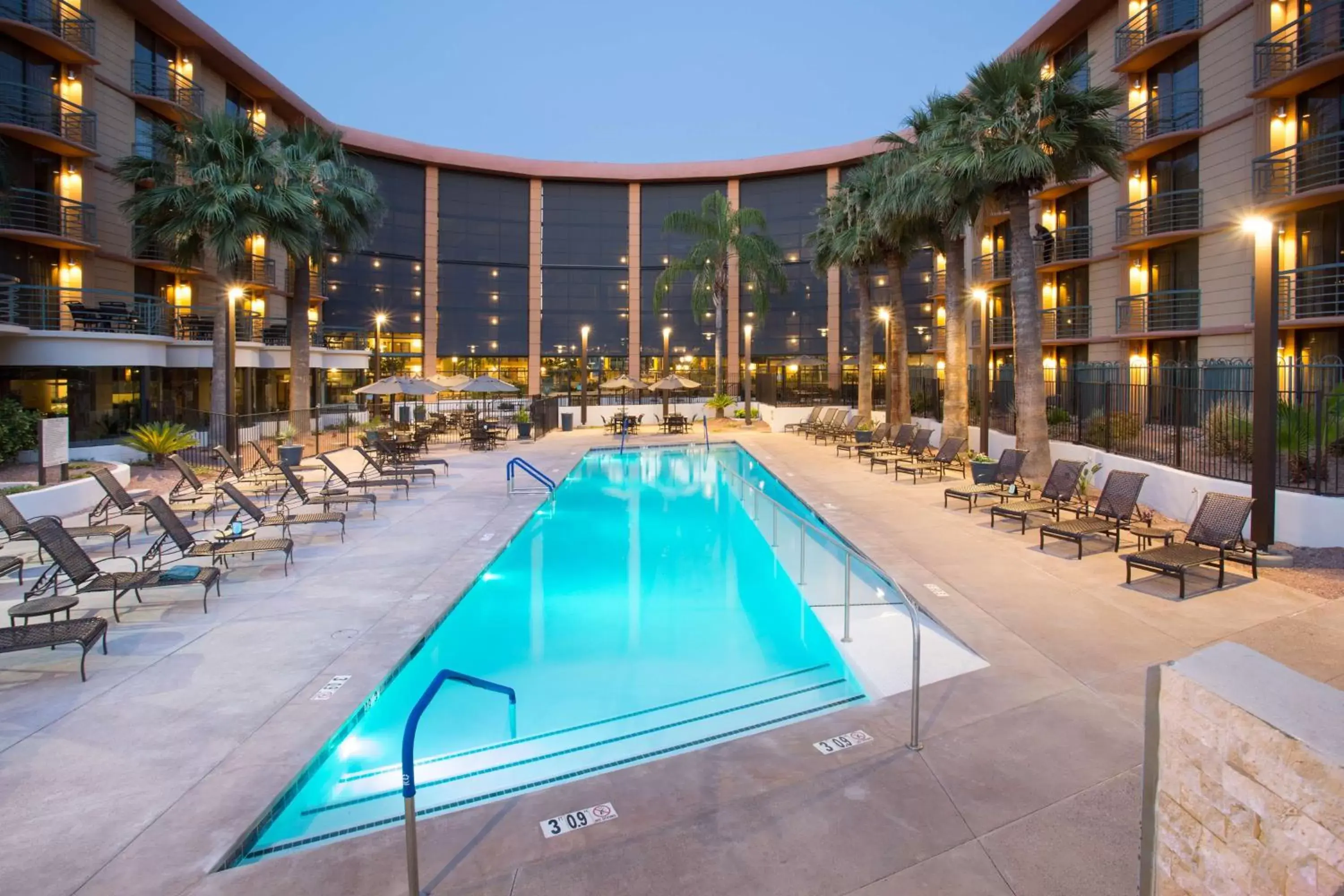 Patio, Swimming Pool in Embassy Suites by Hilton Phoenix Biltmore