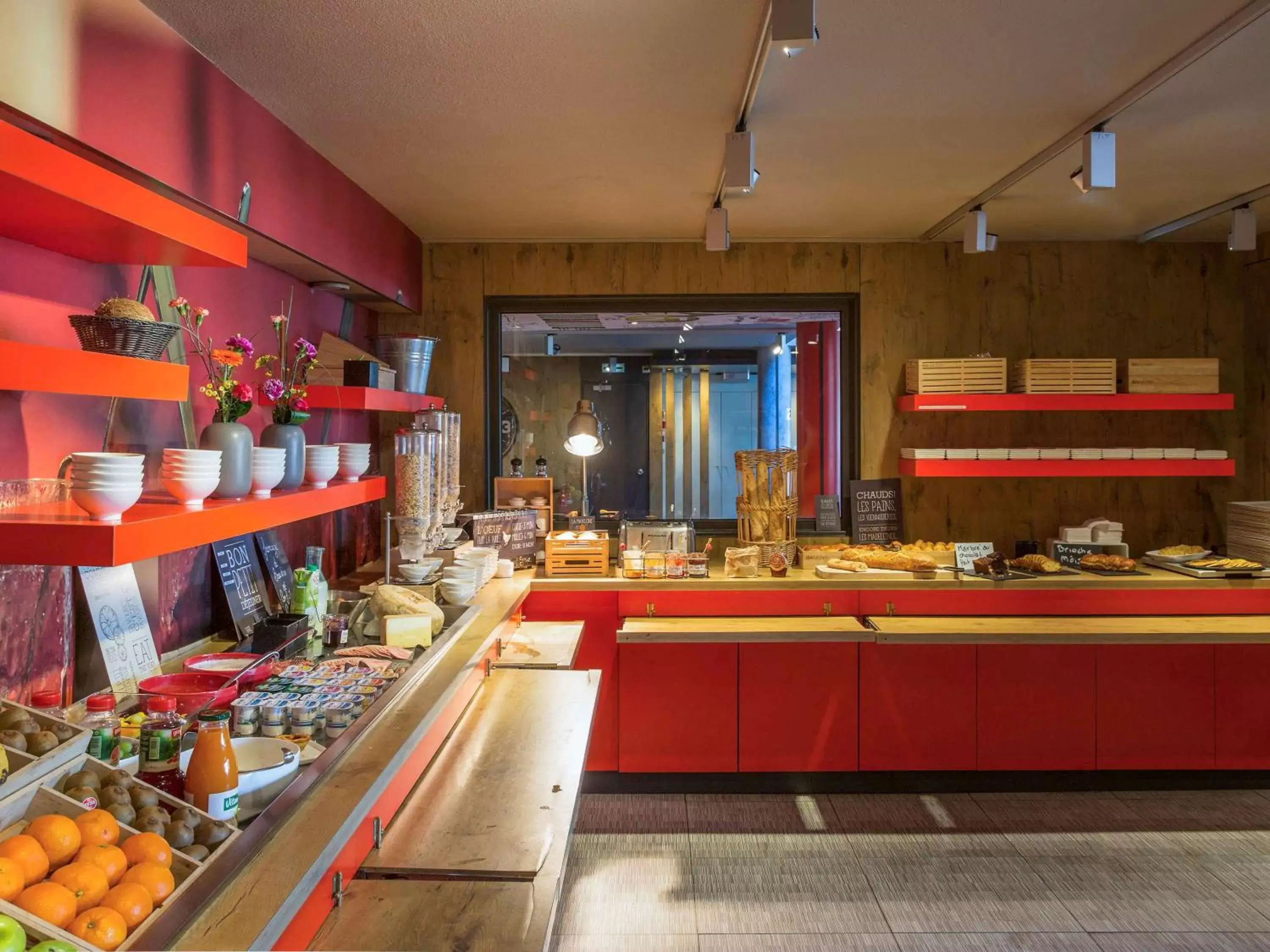 Breakfast, Restaurant/Places to Eat in ibis Pau Lescar