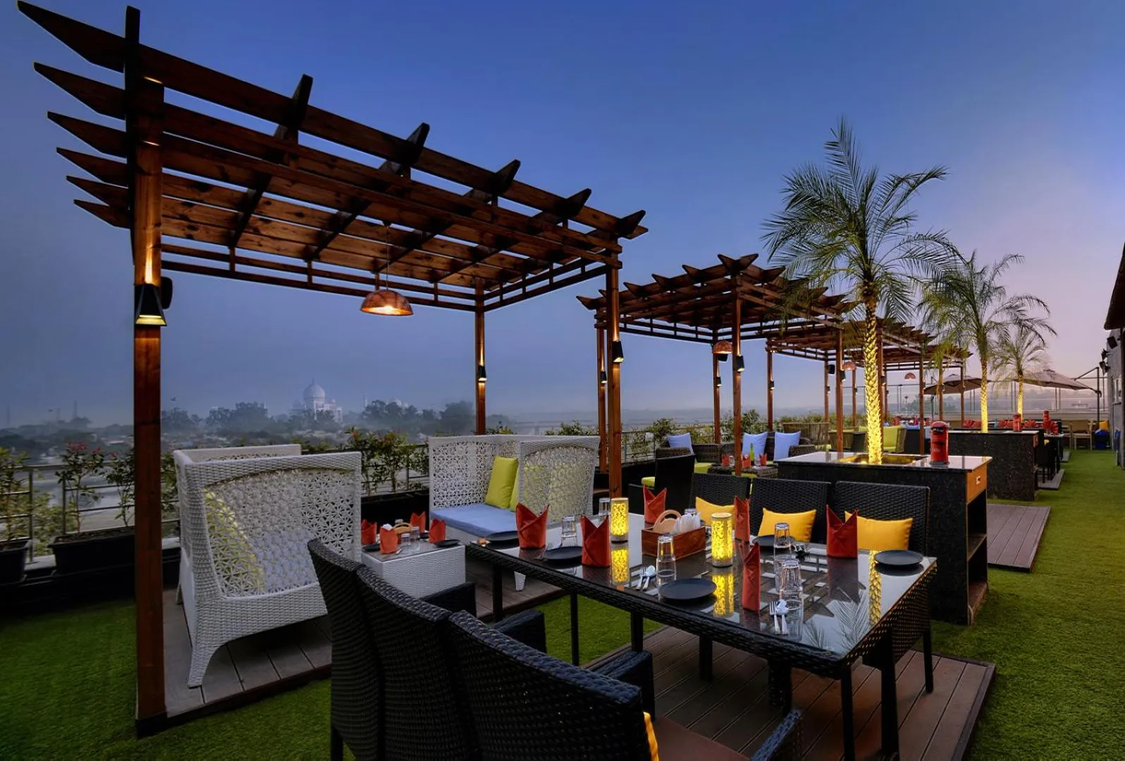 Nightclub / DJ in Hotel Alleviate