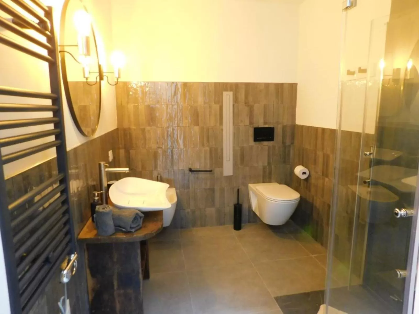 Bathroom in Piumaviola Beds & Apartments