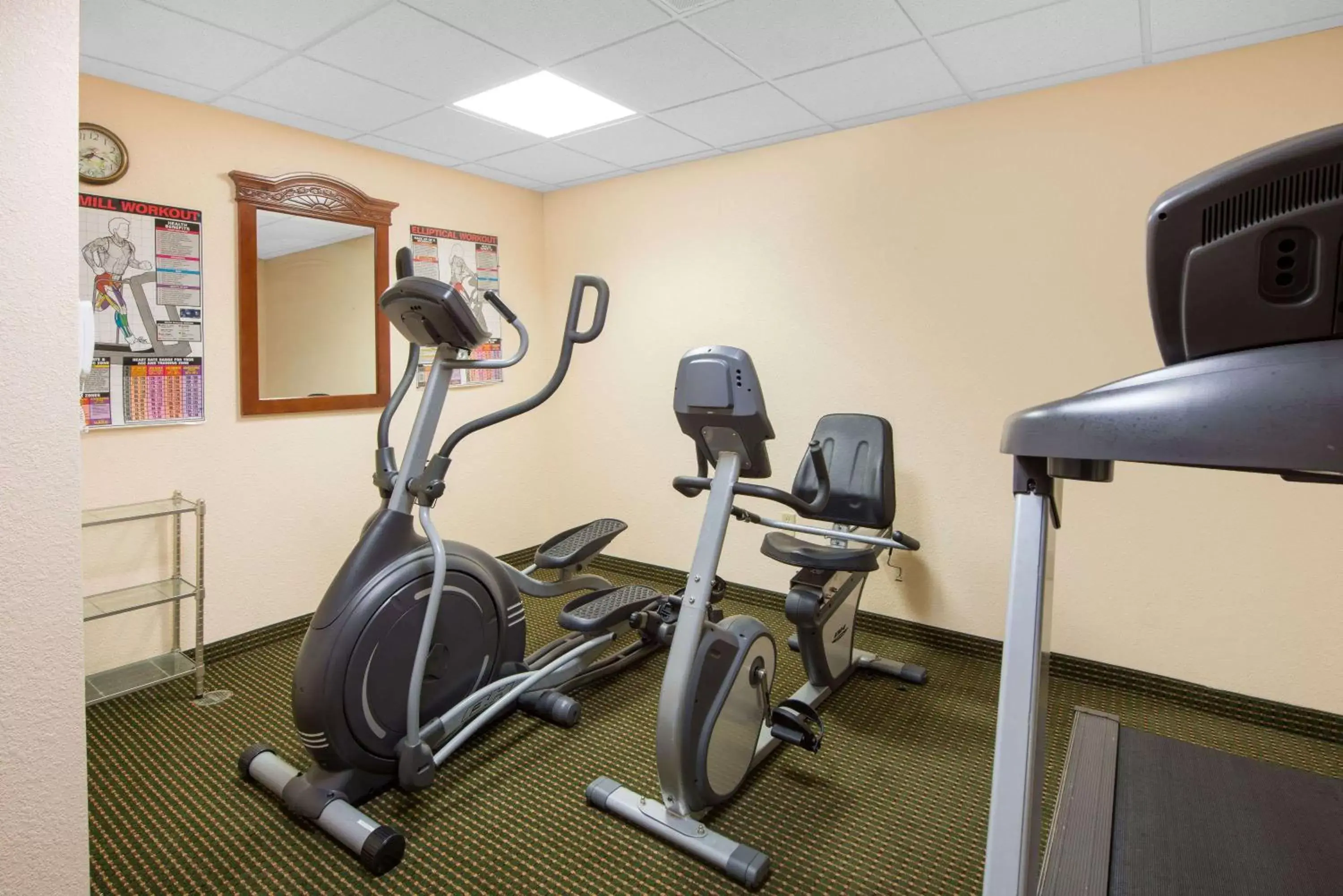 Fitness centre/facilities, Fitness Center/Facilities in Days Inn by Wyndham Sullivan